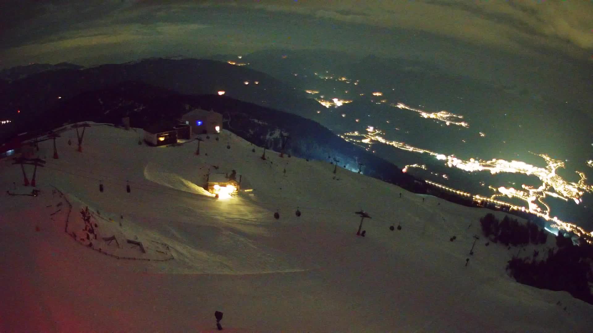 Cima estación de esquí Kronplatz | vista hacia Brunico