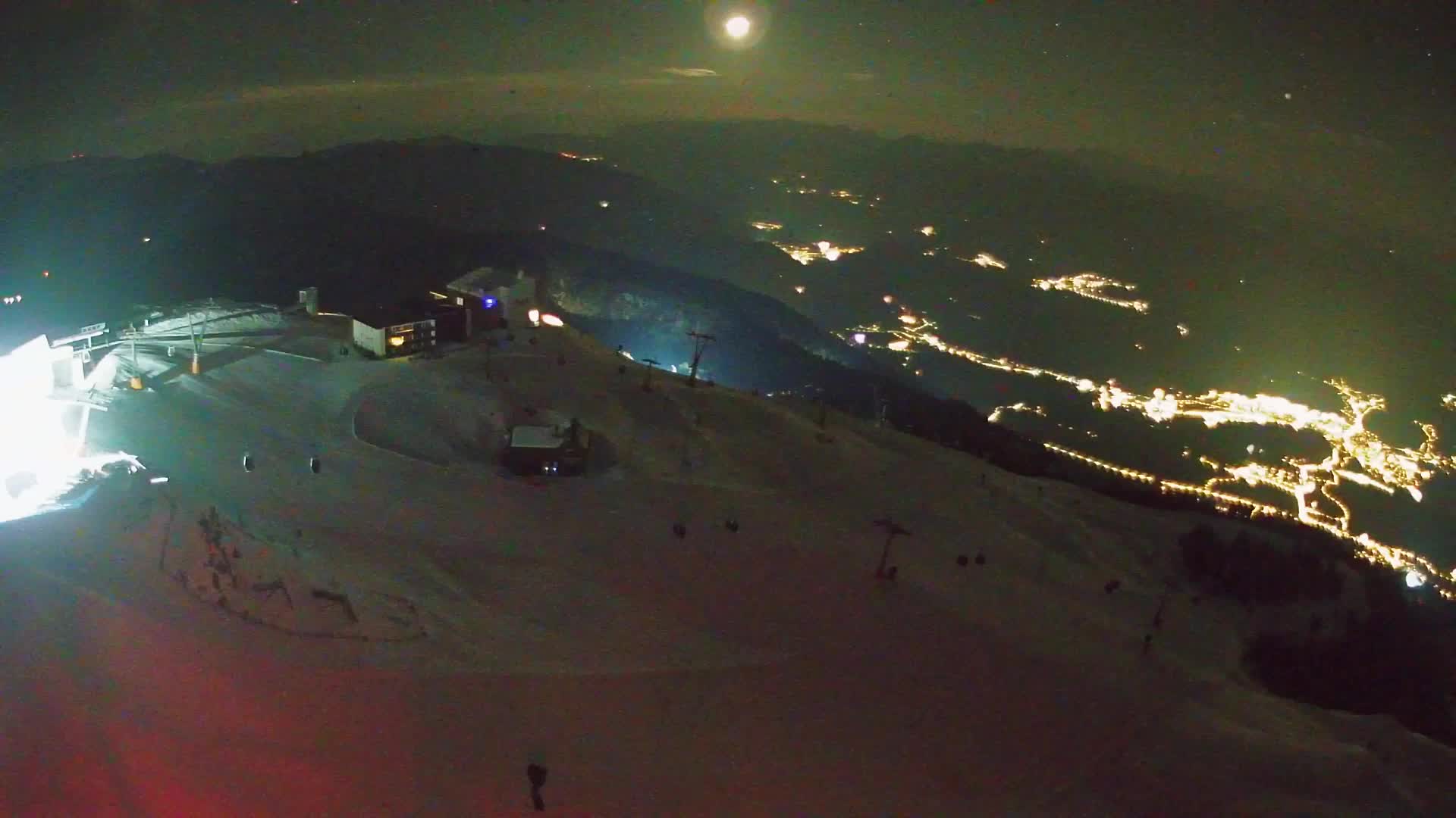 Cima estación de esquí Kronplatz | vista hacia Brunico