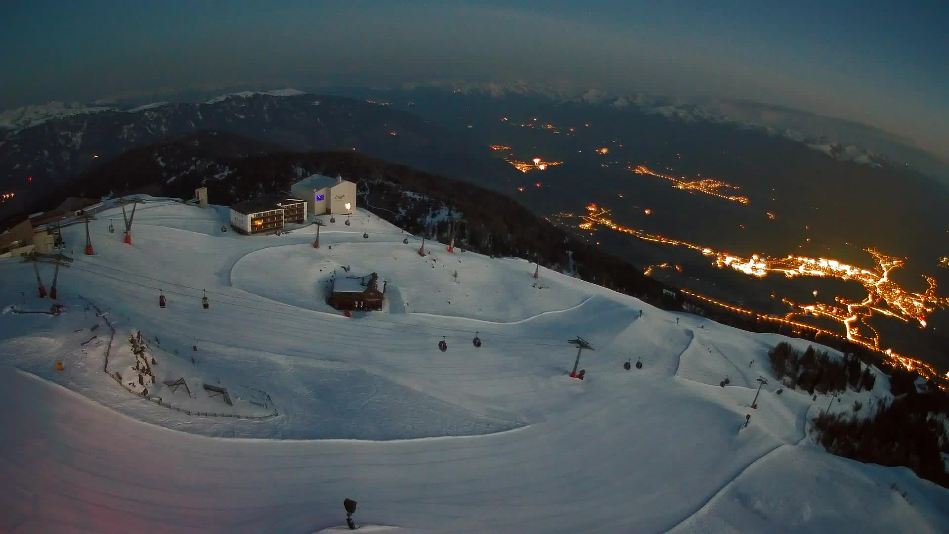 Skigebiet Kronplatz Gipfel | Blick auf Bruneck