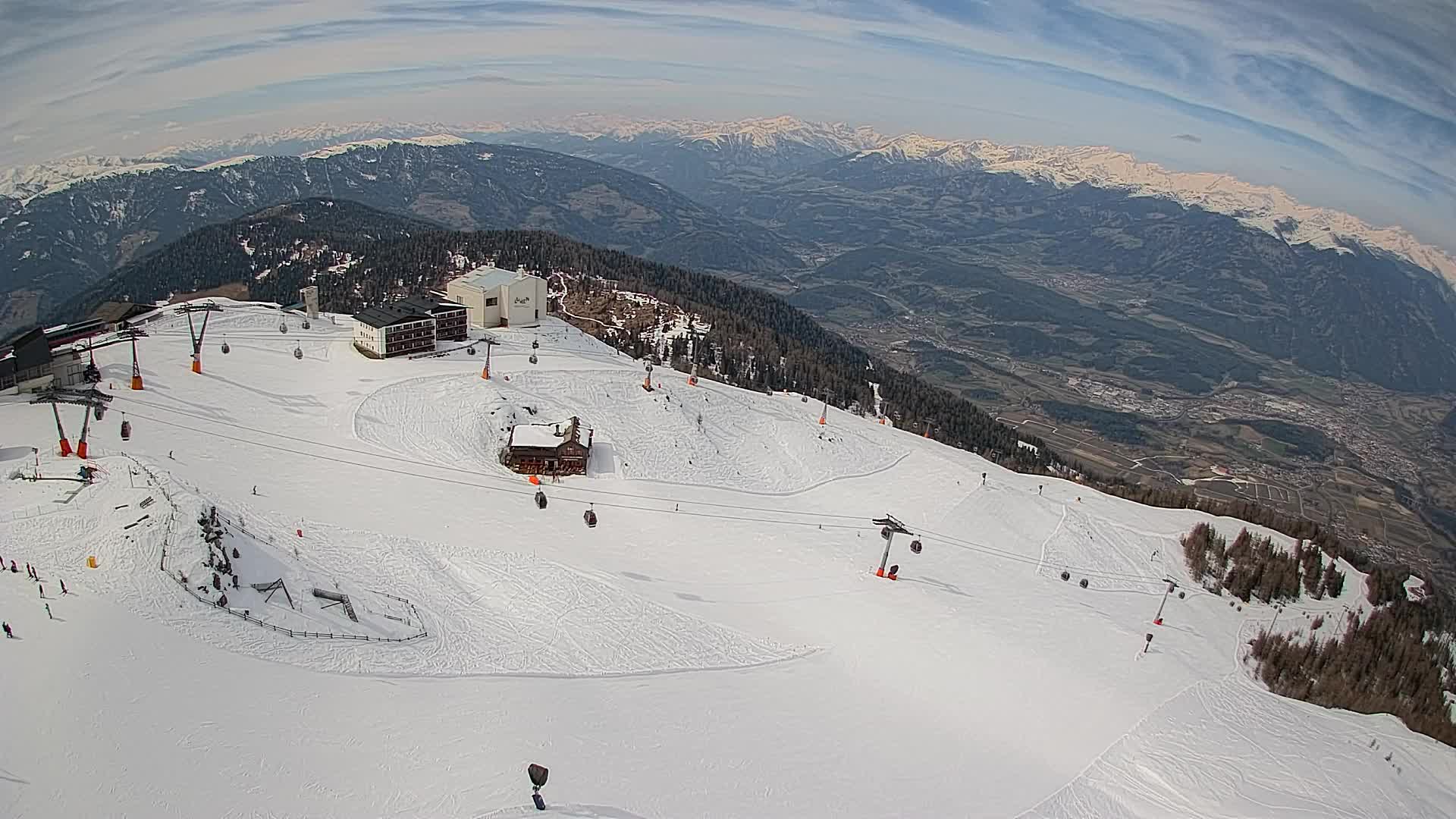 Skigebiet Kronplatz Gipfel | Blick auf Bruneck