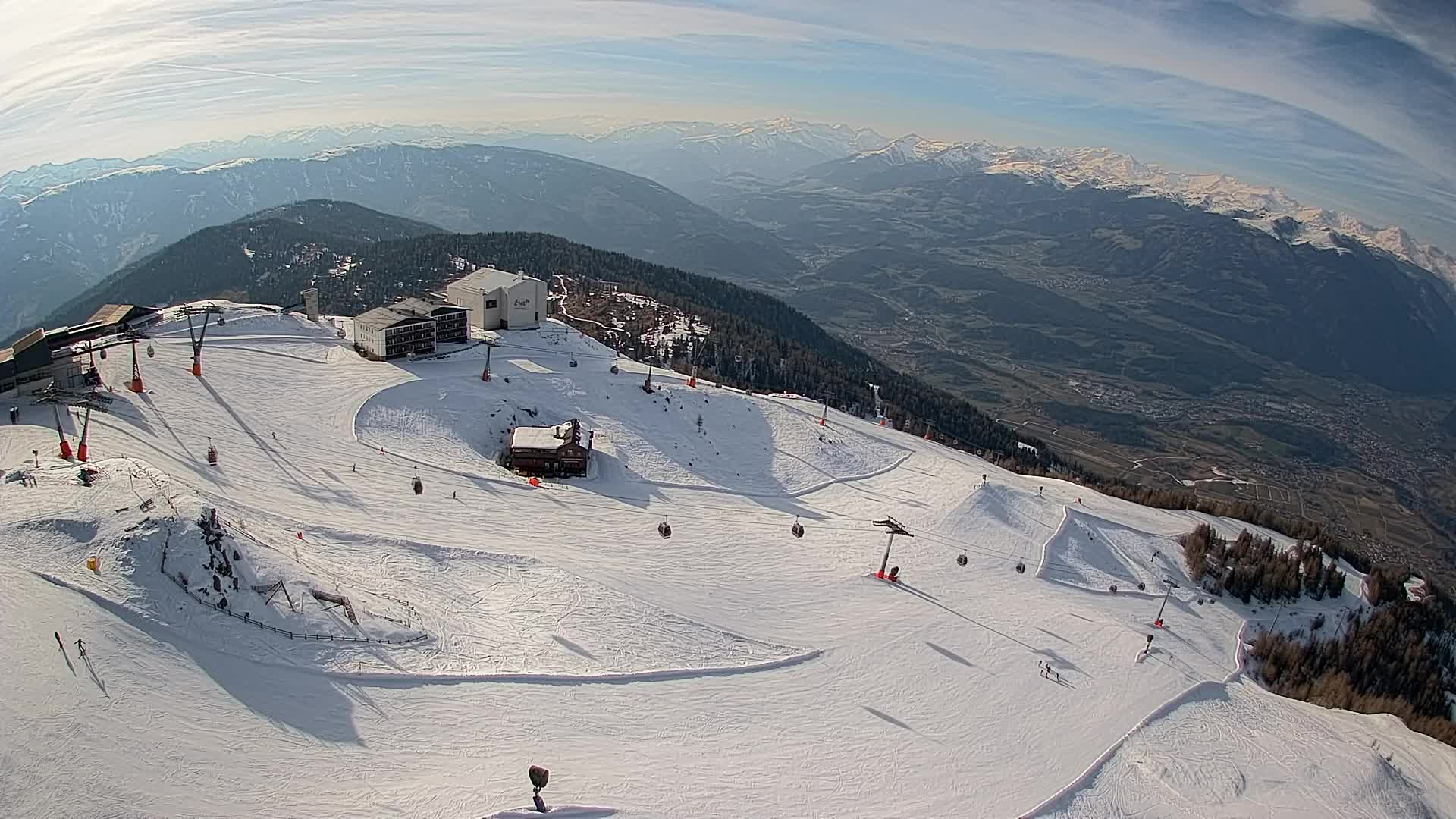 Skigebiet Kronplatz Gipfel | Blick auf Bruneck