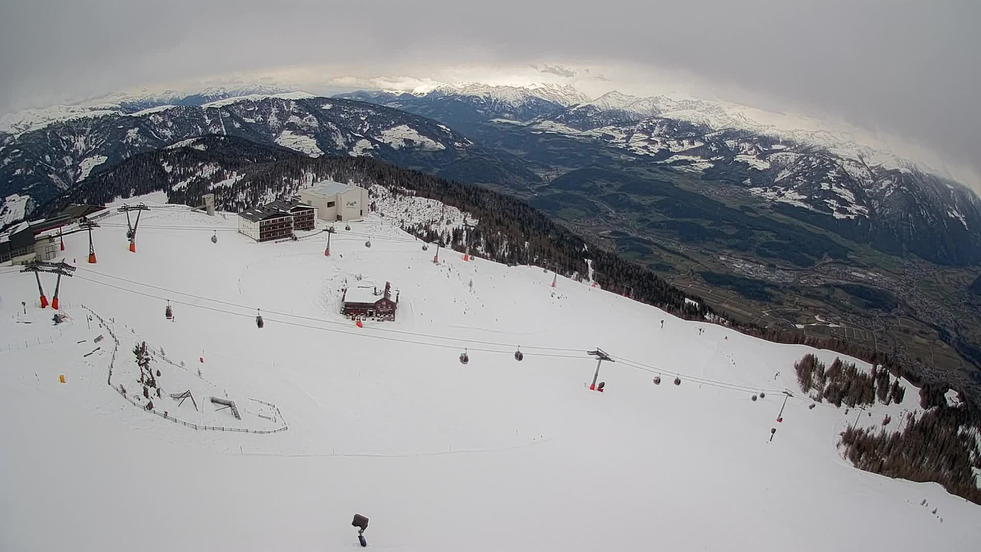 Skigebiet Kronplatz Gipfel | Blick auf Bruneck