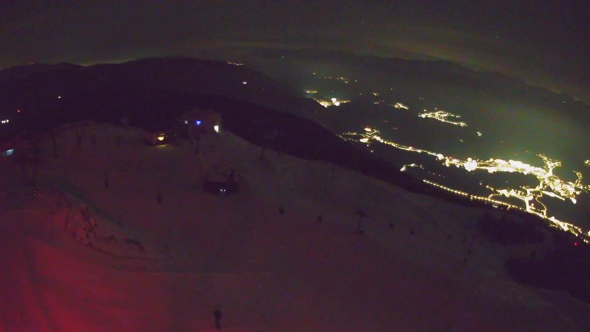 Cima estación de esquí Kronplatz | vista hacia Brunico