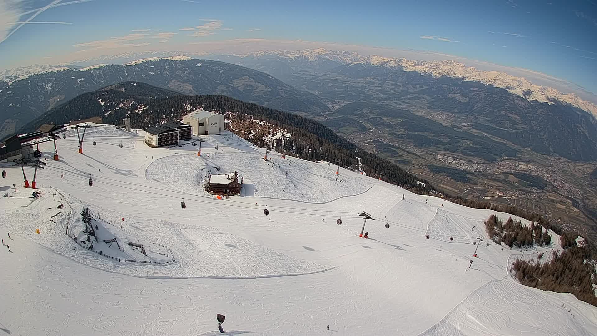 Skigebiet Kronplatz Gipfel | Blick auf Bruneck