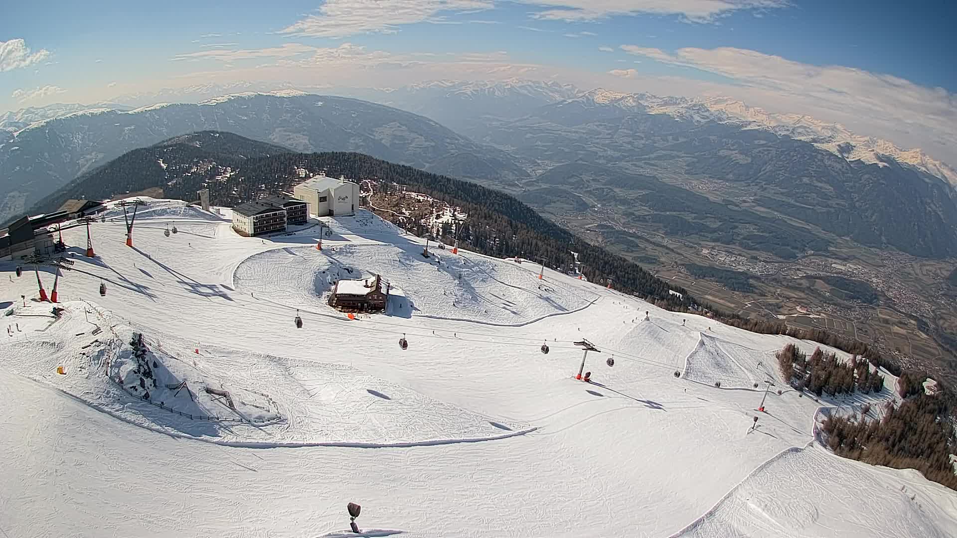 Skigebiet Kronplatz Gipfel | Blick auf Bruneck