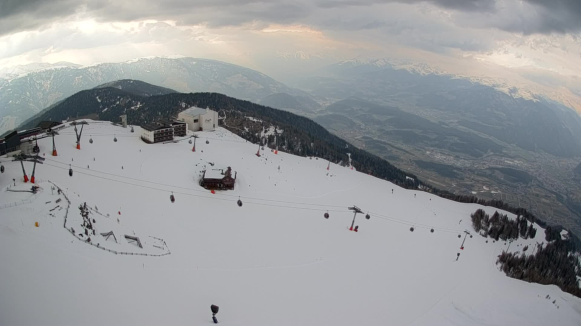 Skigebiet Kronplatz Gipfel | Blick auf Bruneck
