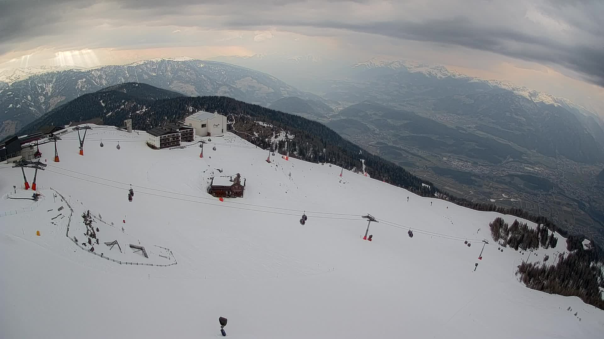 Stazione sciistica di Plan de Corones | vista su Brunico