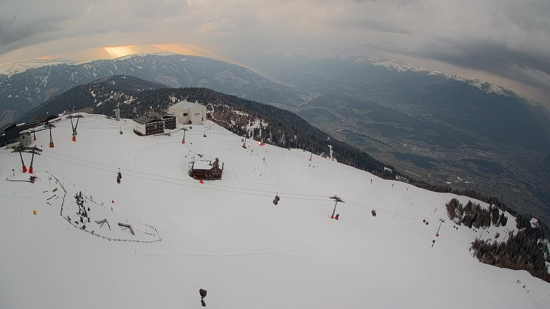Station de ski Kronplatz sommet | vue sur Brunico