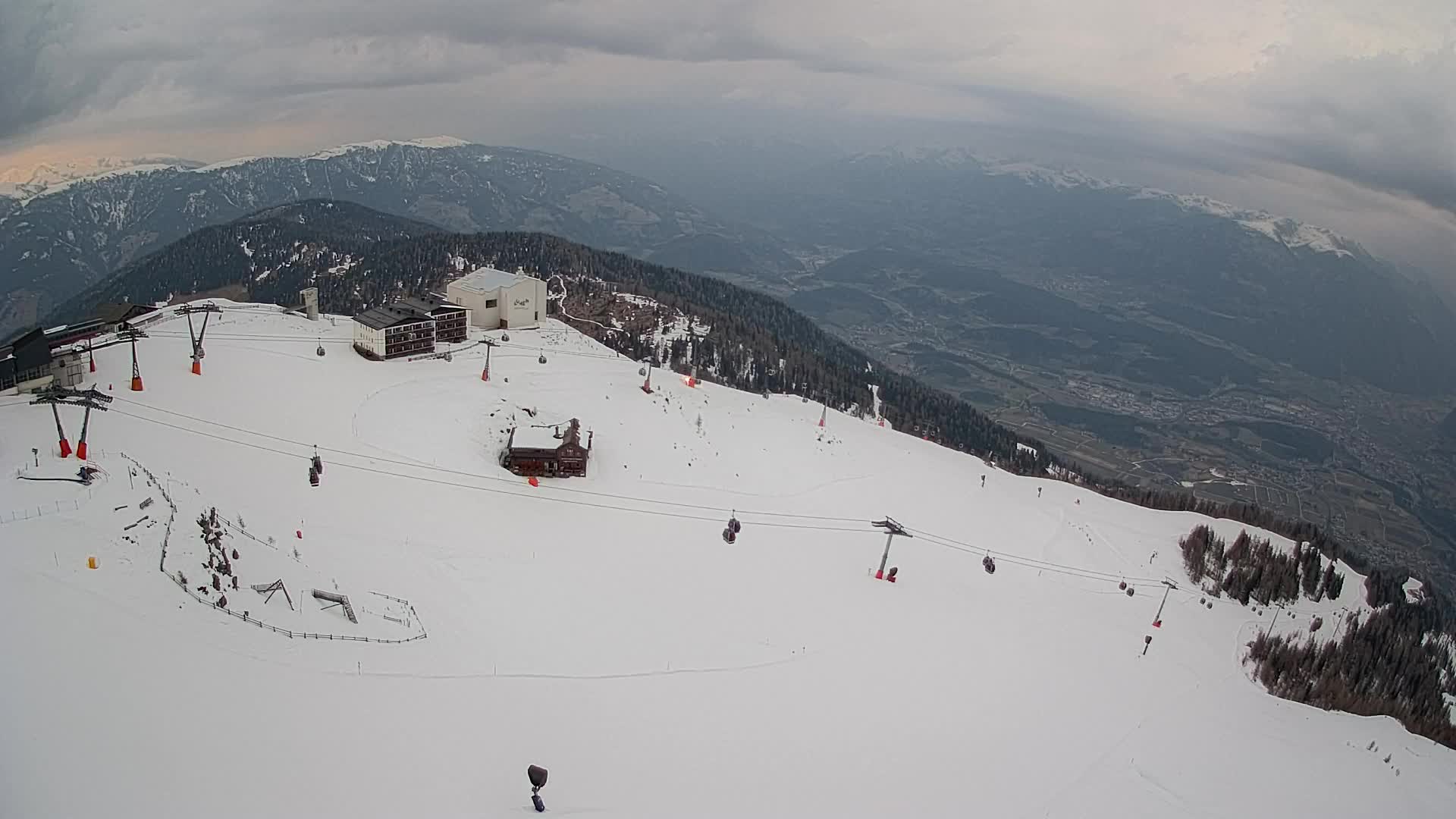 Skigebiet Kronplatz Gipfel | Blick auf Bruneck