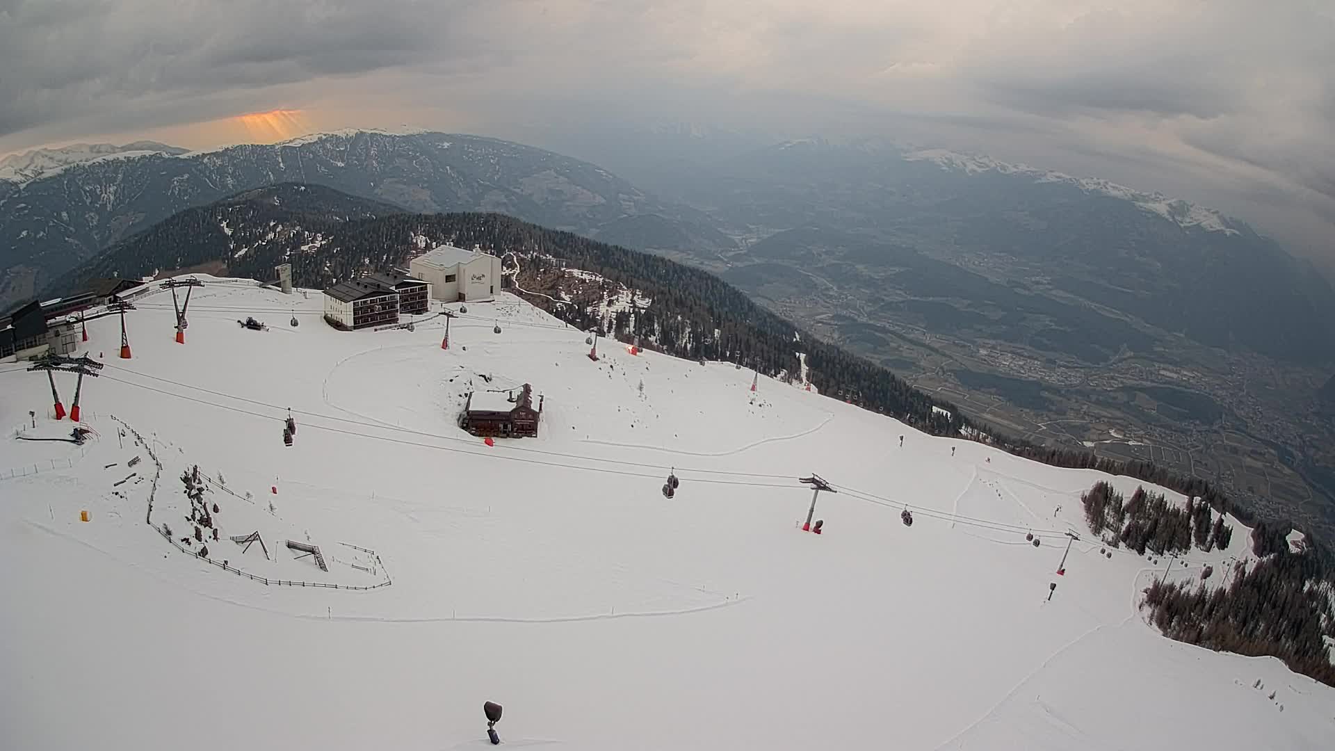 Skigebiet Kronplatz Gipfel | Blick auf Bruneck
