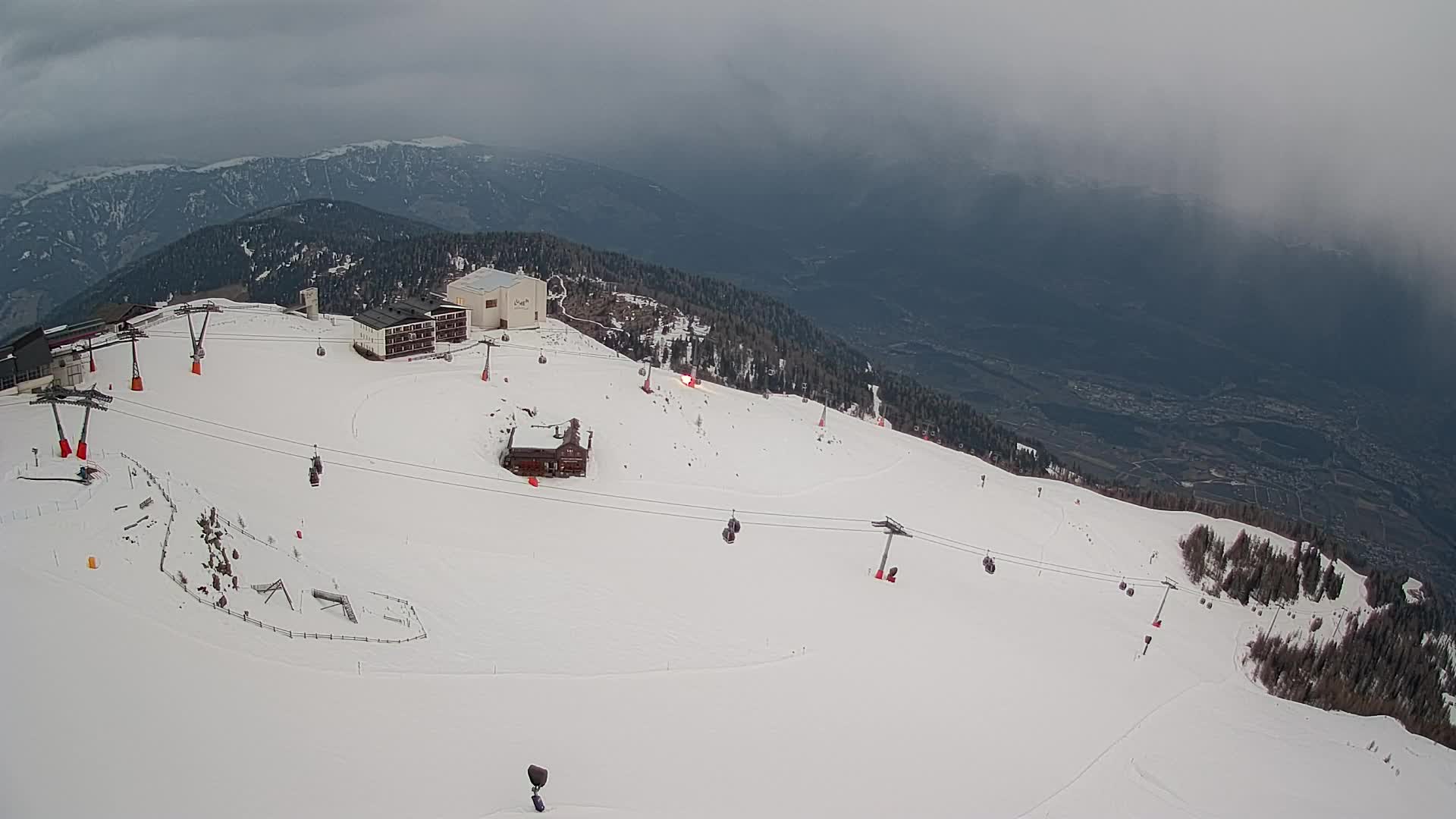 Stazione sciistica di Plan de Corones | vista su Brunico
