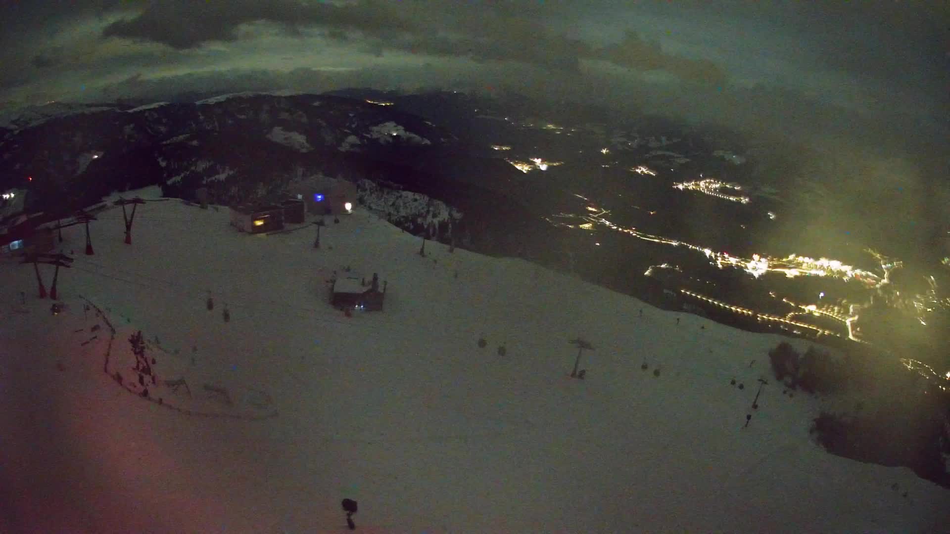 Cima estación de esquí Kronplatz | vista hacia Brunico