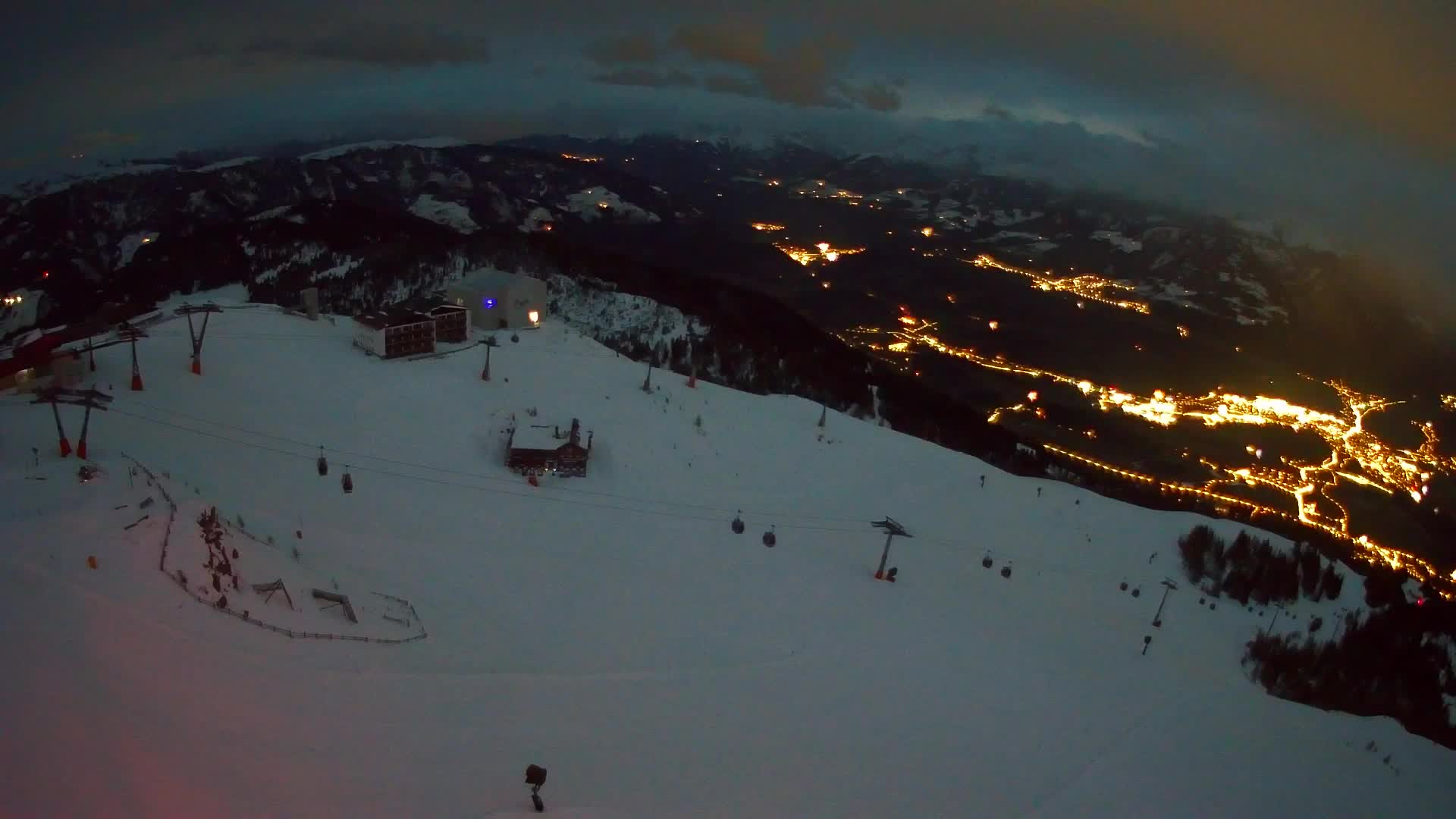 Stazione sciistica di Plan de Corones | vista su Brunico