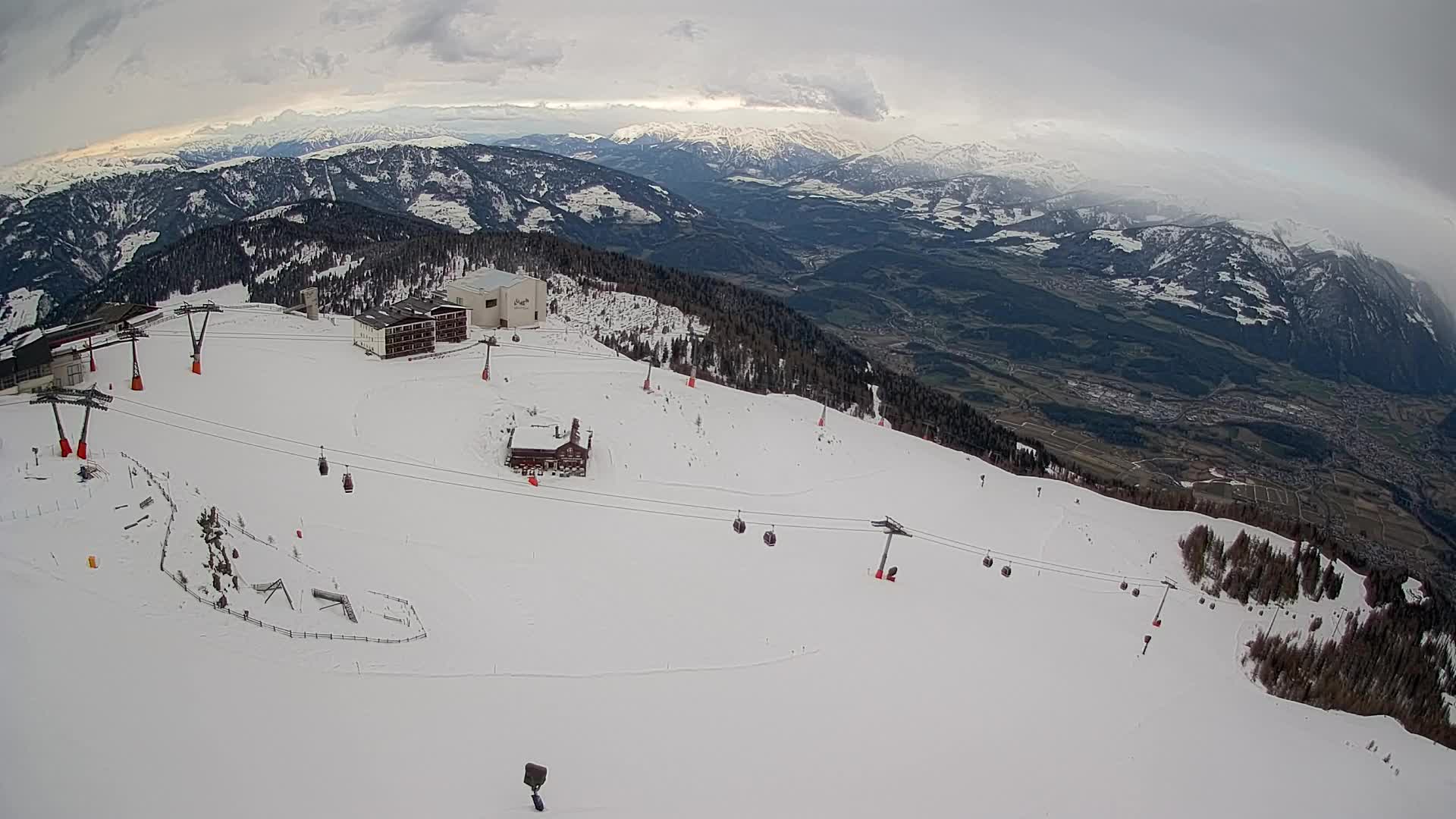 Station de ski Kronplatz sommet | vue sur Brunico