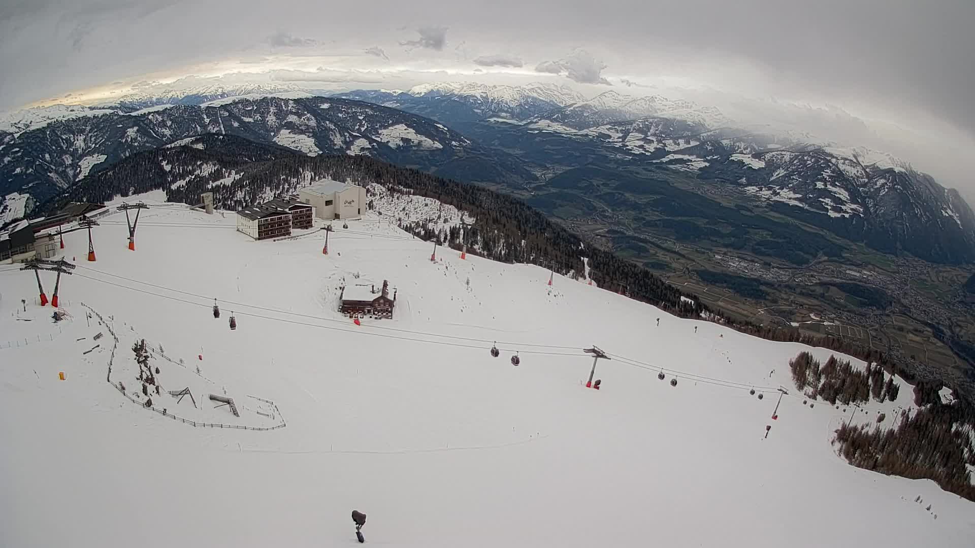 Station de ski Kronplatz sommet | vue sur Brunico