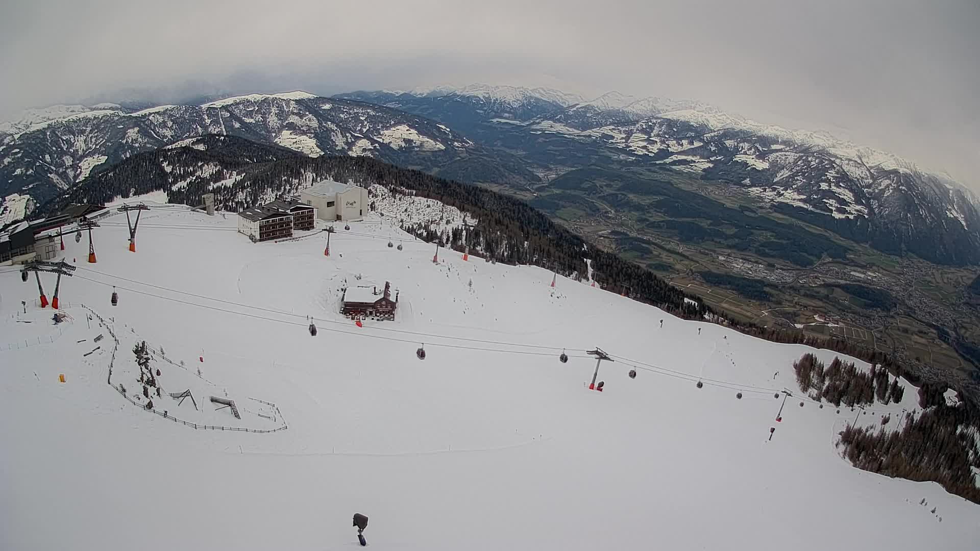 Stazione sciistica di Plan de Corones | vista su Brunico