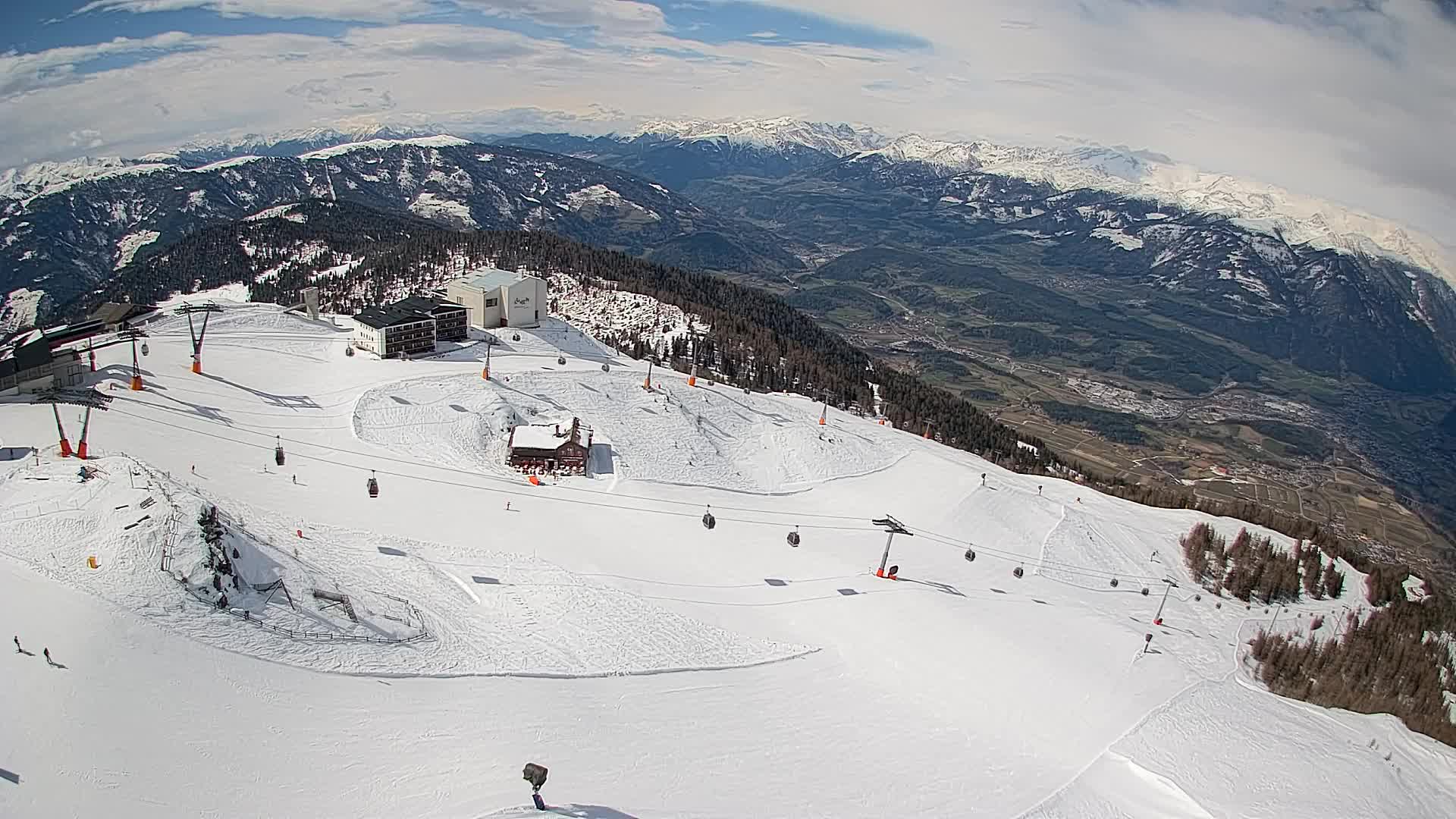 Stazione sciistica di Plan de Corones | vista su Brunico