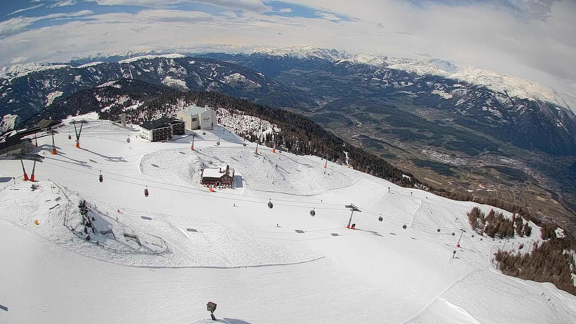 Stazione sciistica di Plan de Corones | vista su Brunico