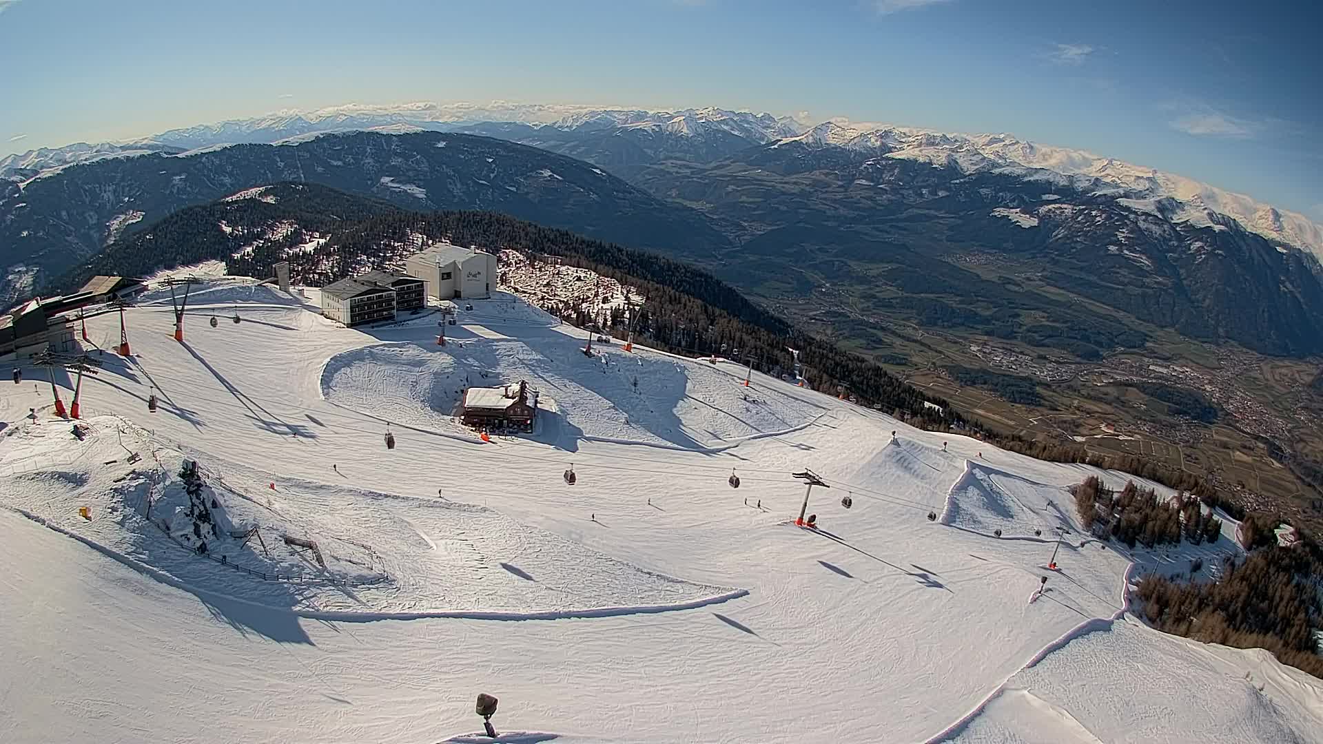 Skigebiet Kronplatz Gipfel | Blick auf Bruneck