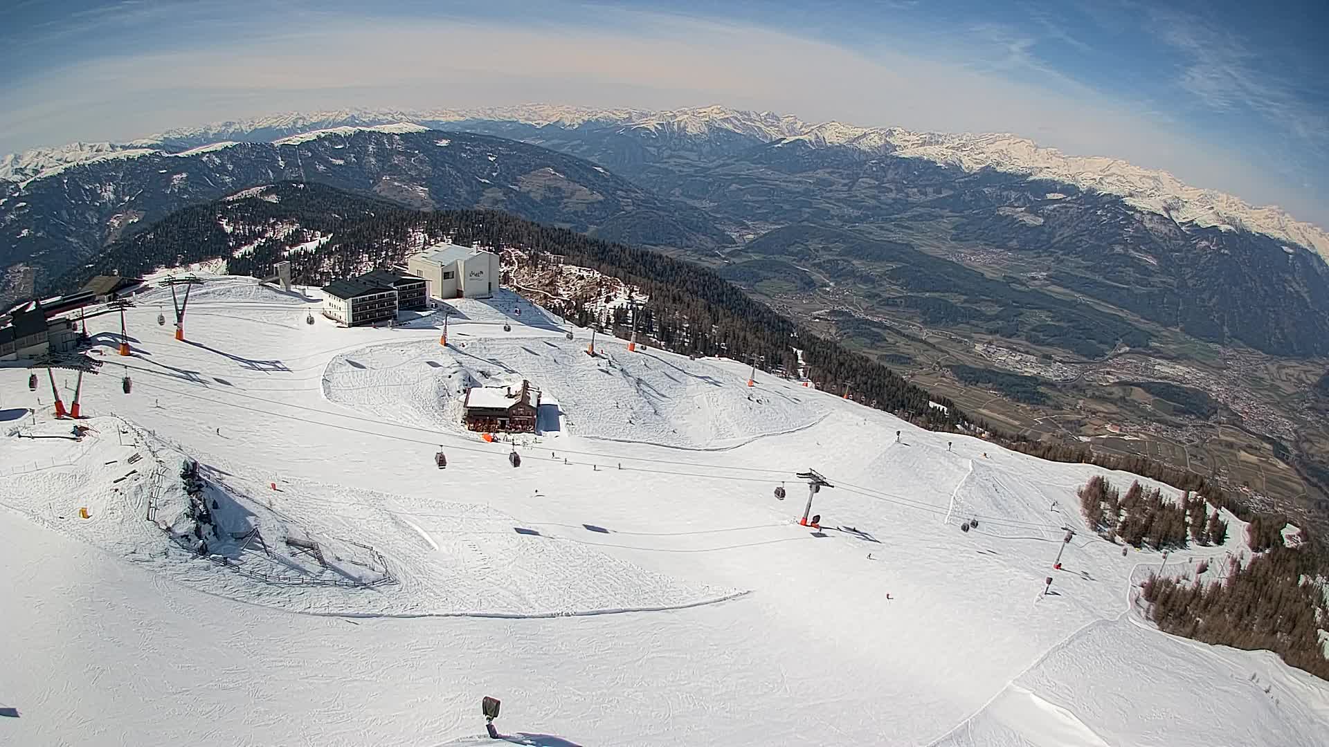 Skigebiet Kronplatz Gipfel | Blick auf Bruneck