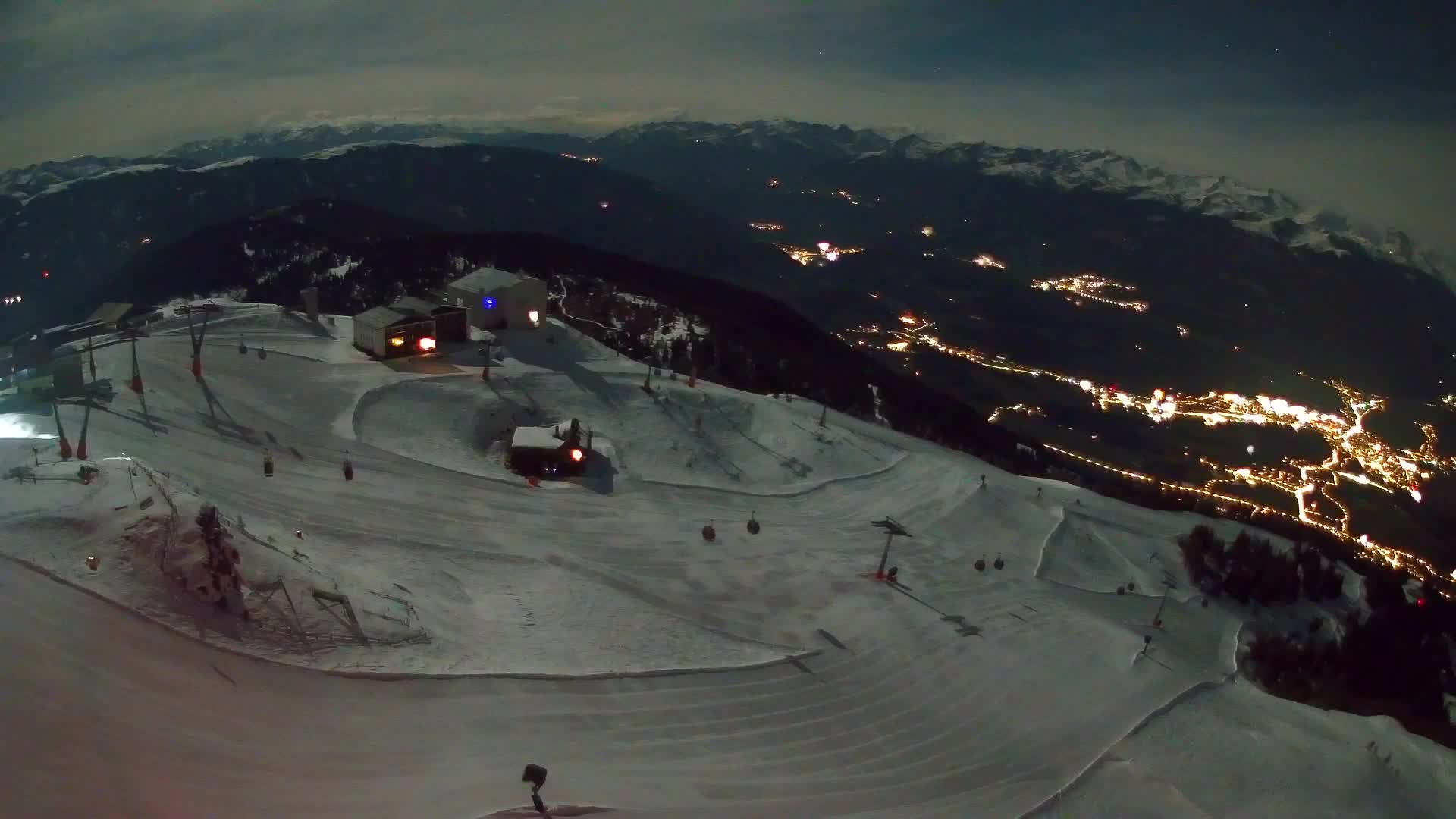 Cima estación de esquí Kronplatz | vista hacia Brunico