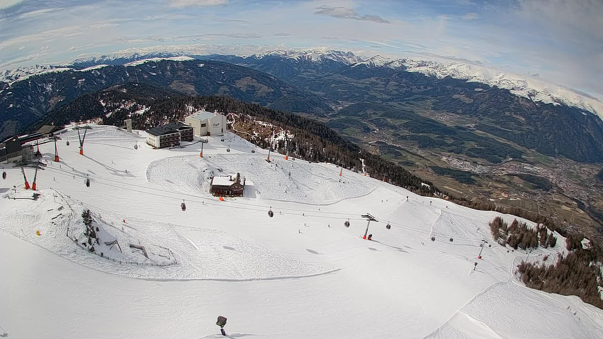 Stazione sciistica di Plan de Corones | vista su Brunico