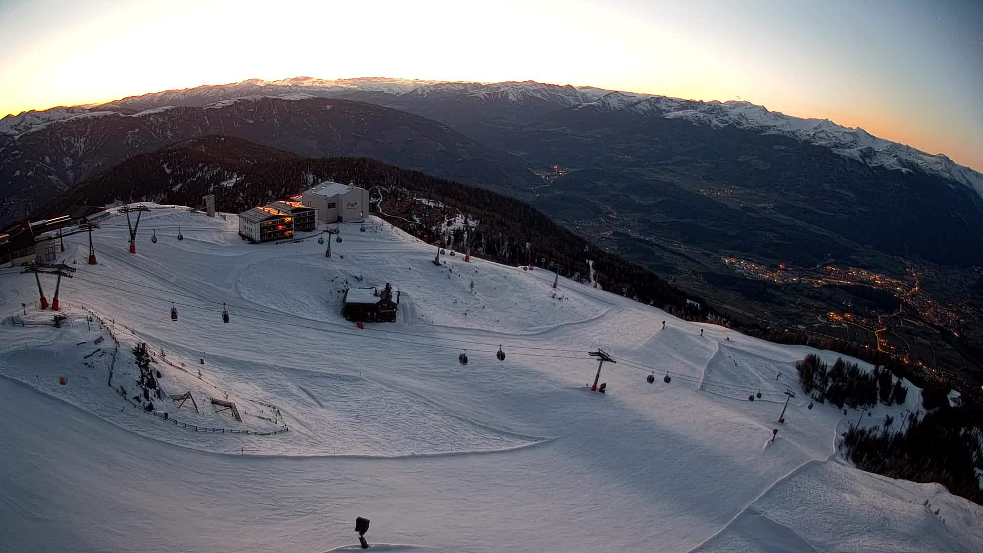 Skigebiet Kronplatz Gipfel | Blick auf Bruneck