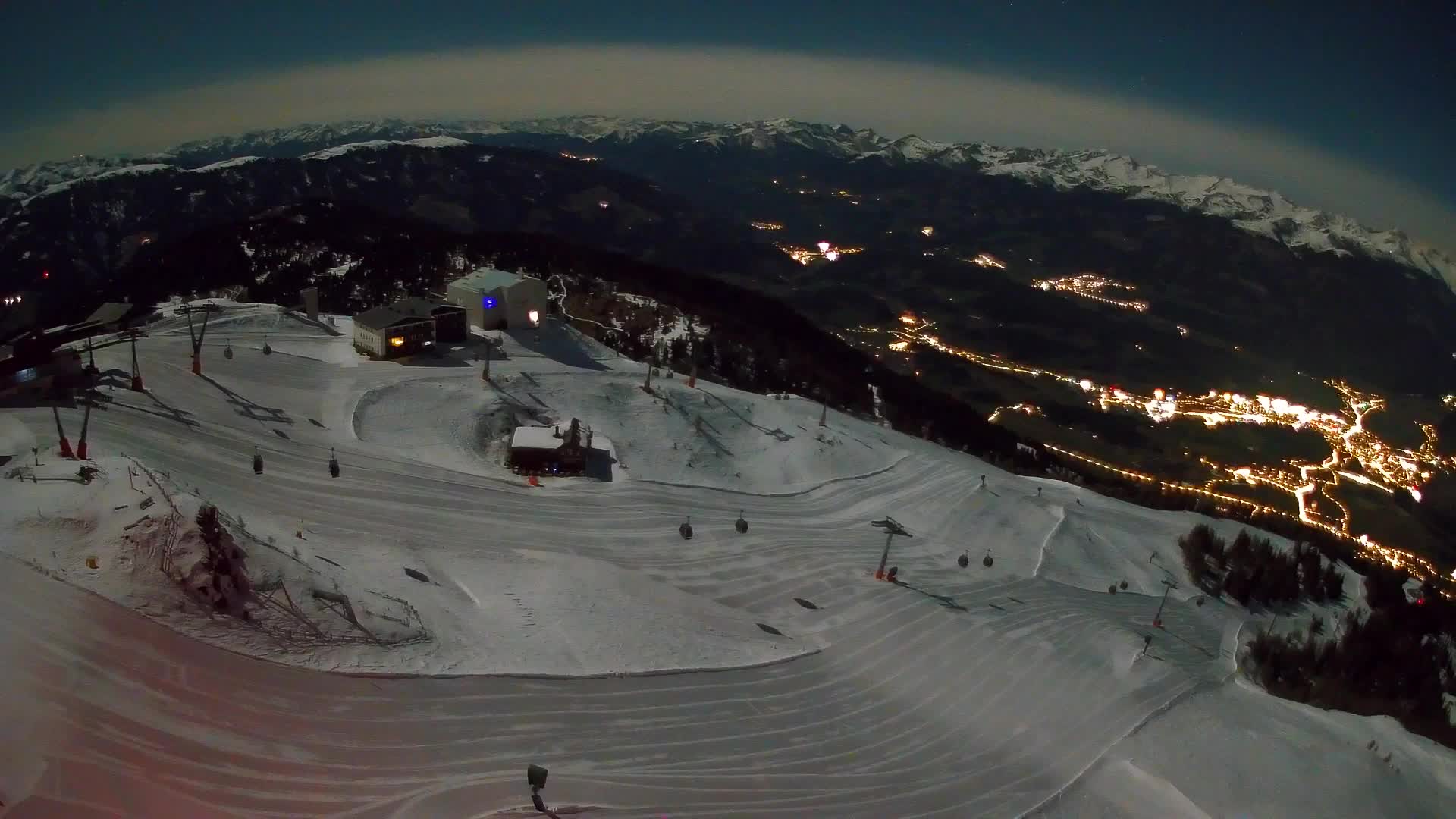 Stazione sciistica di Plan de Corones | vista su Brunico