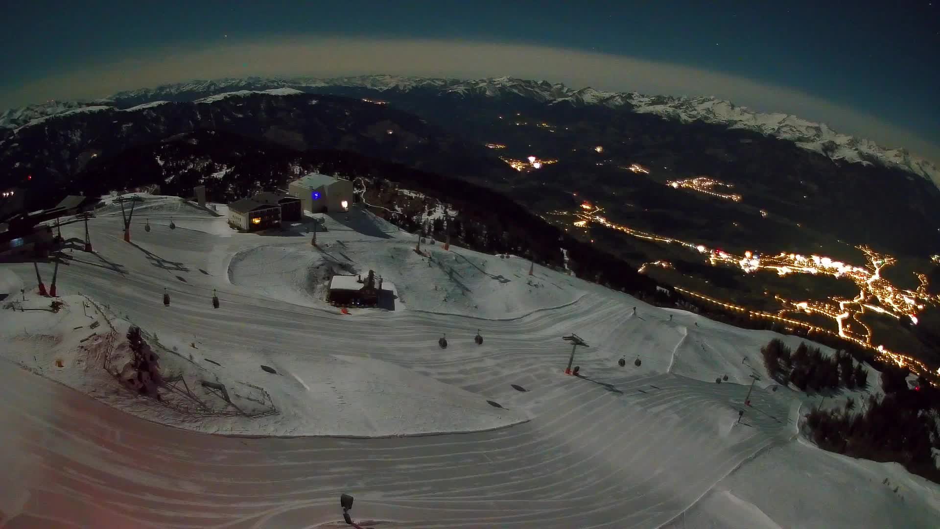 Skigebiet Kronplatz Gipfel | Blick auf Bruneck