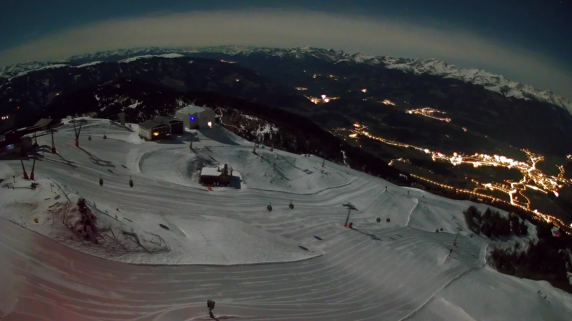 Skigebiet Kronplatz Gipfel | Blick auf Bruneck