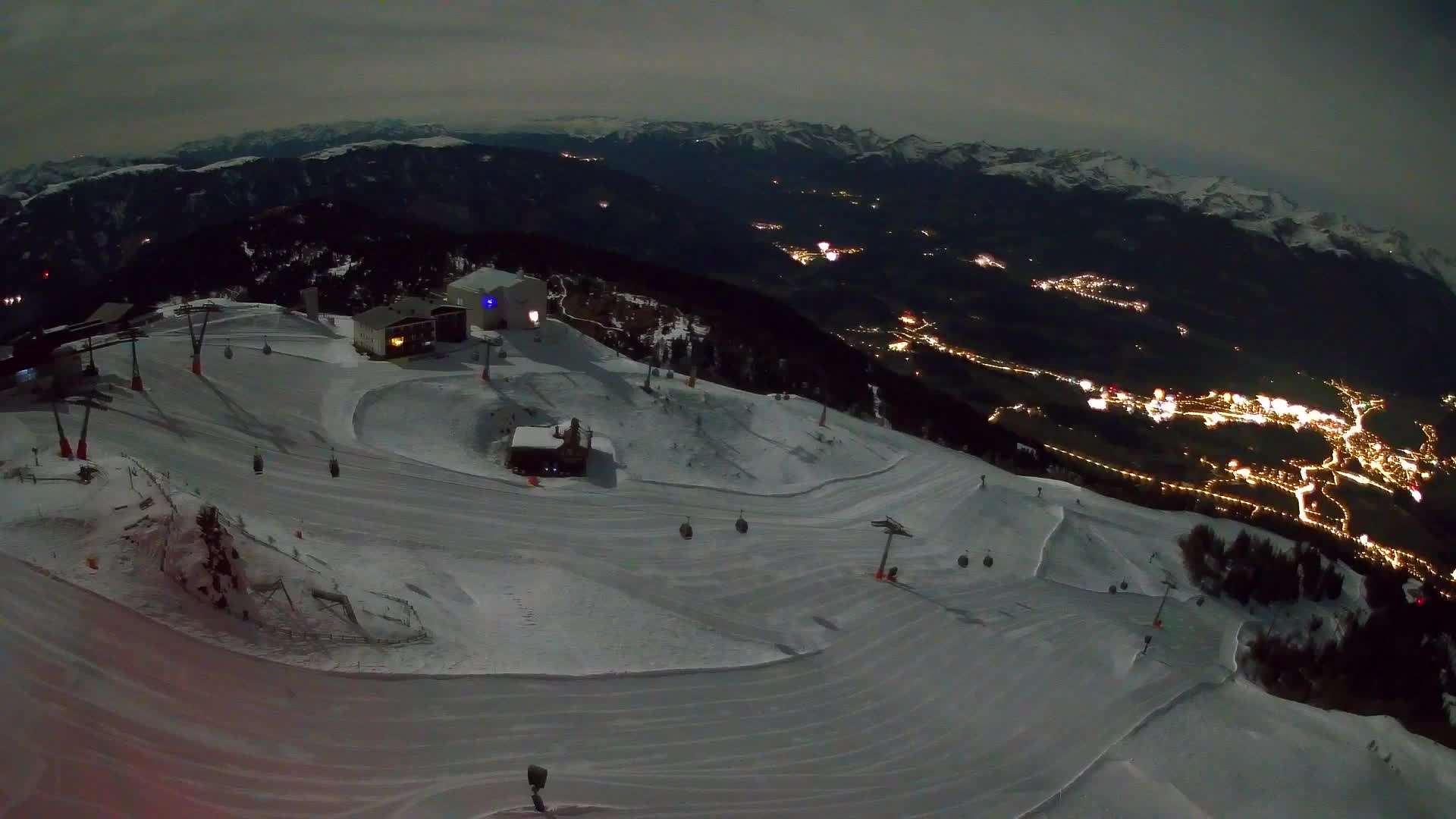 Skigebiet Kronplatz Gipfel | Blick auf Bruneck
