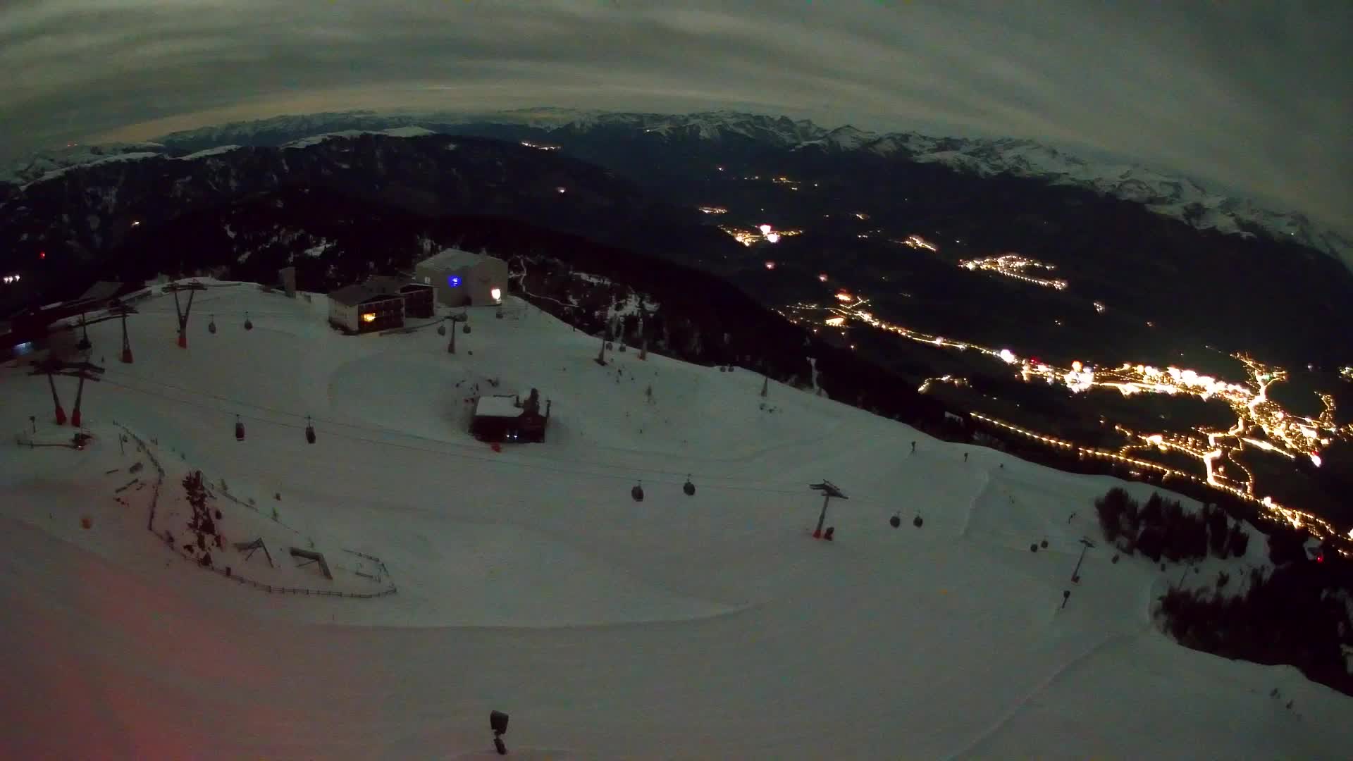 Skigebiet Kronplatz Gipfel | Blick auf Bruneck