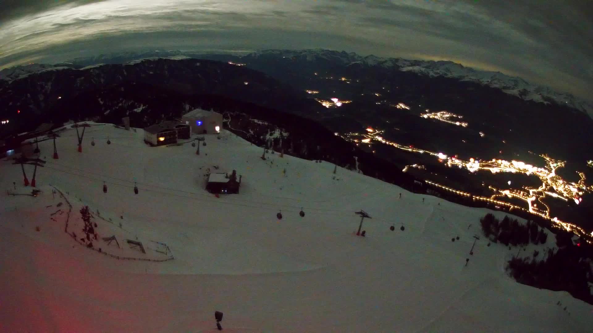 Skigebiet Kronplatz Gipfel | Blick auf Bruneck