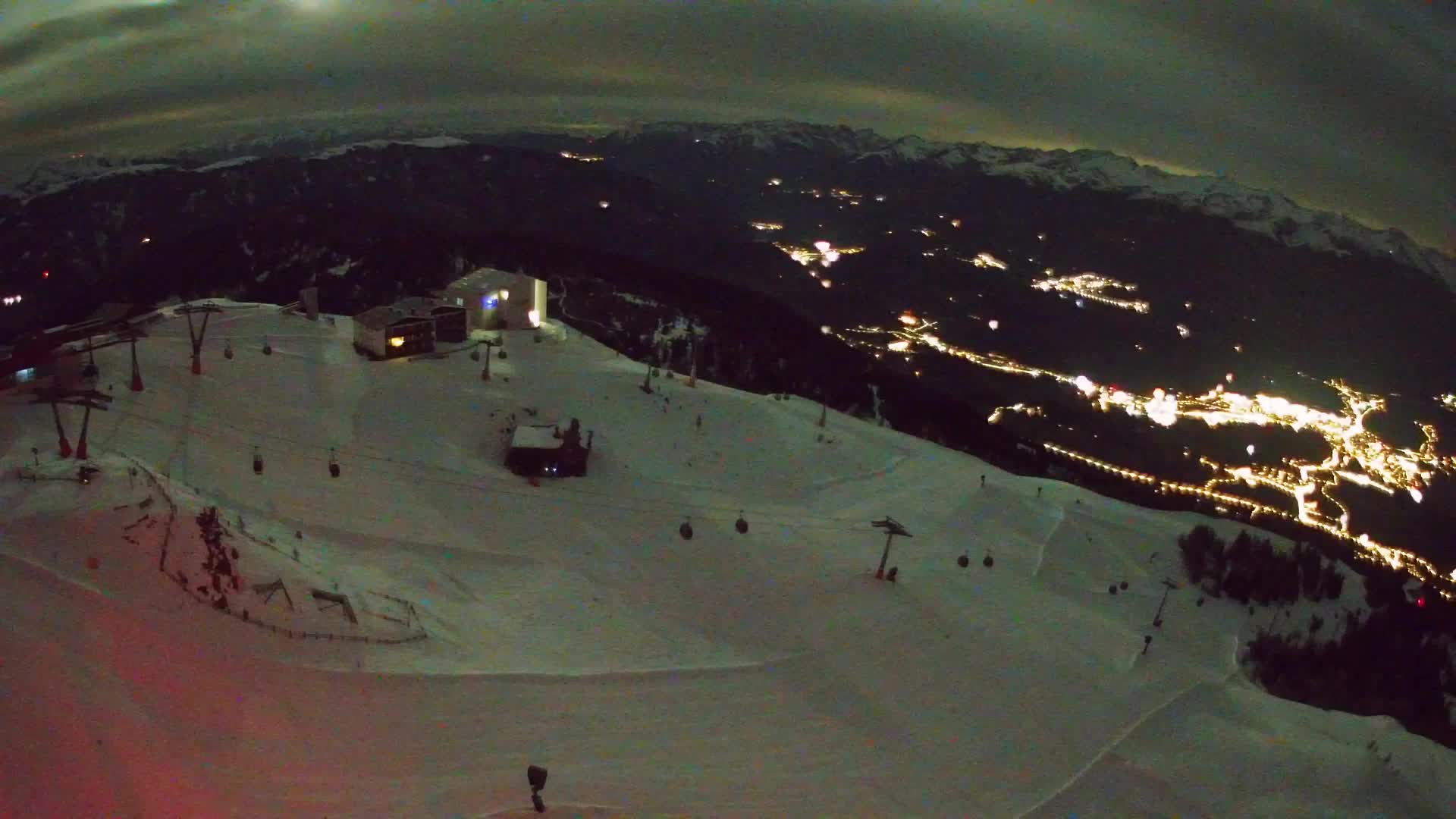 Skigebiet Kronplatz Gipfel | Blick auf Bruneck