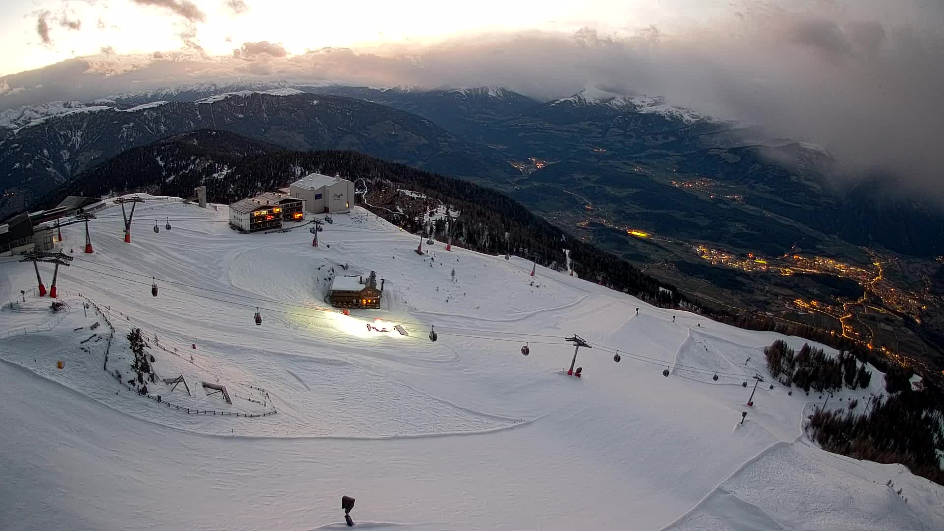 Skigebiet Kronplatz Gipfel | Blick auf Bruneck