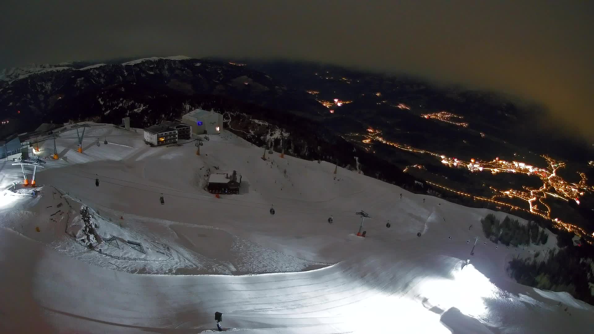 Stazione sciistica di Plan de Corones | vista su Brunico