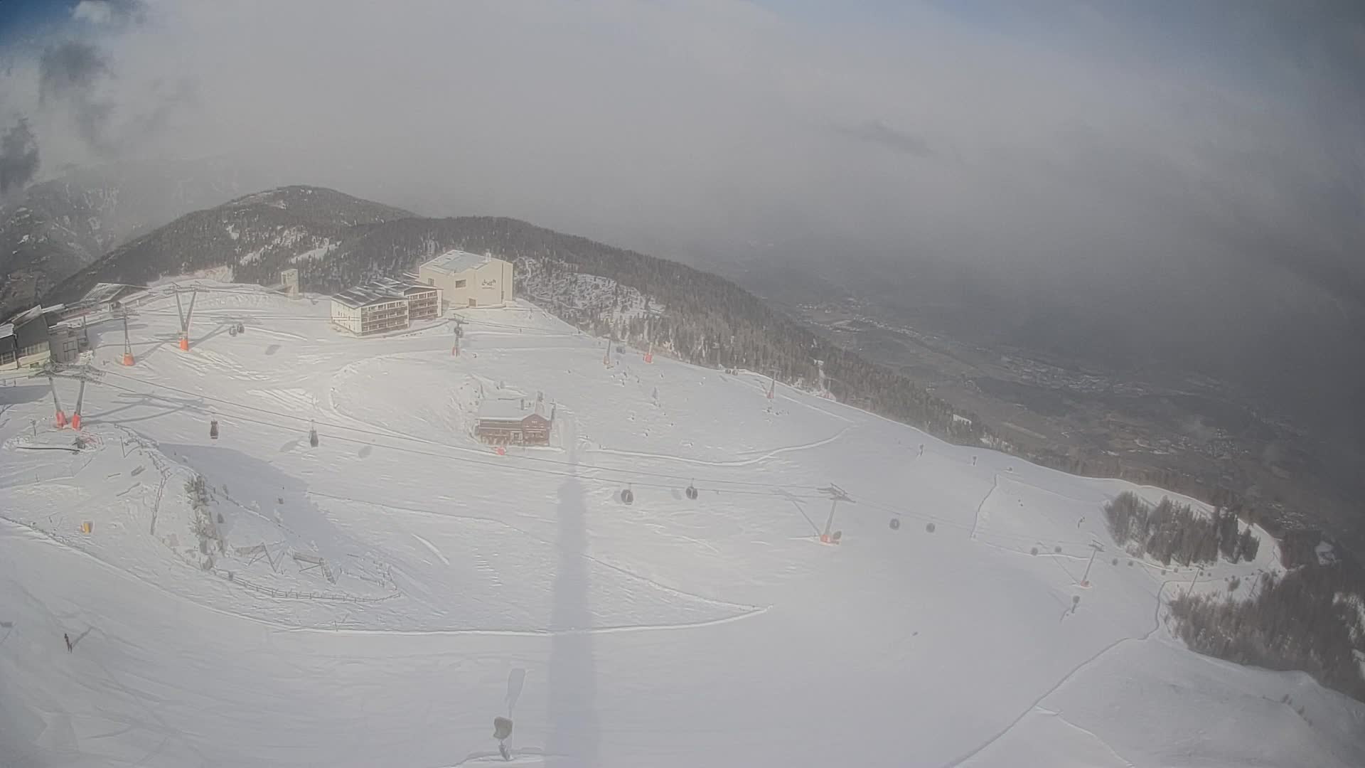 Cima estación de esquí Kronplatz | vista hacia Brunico