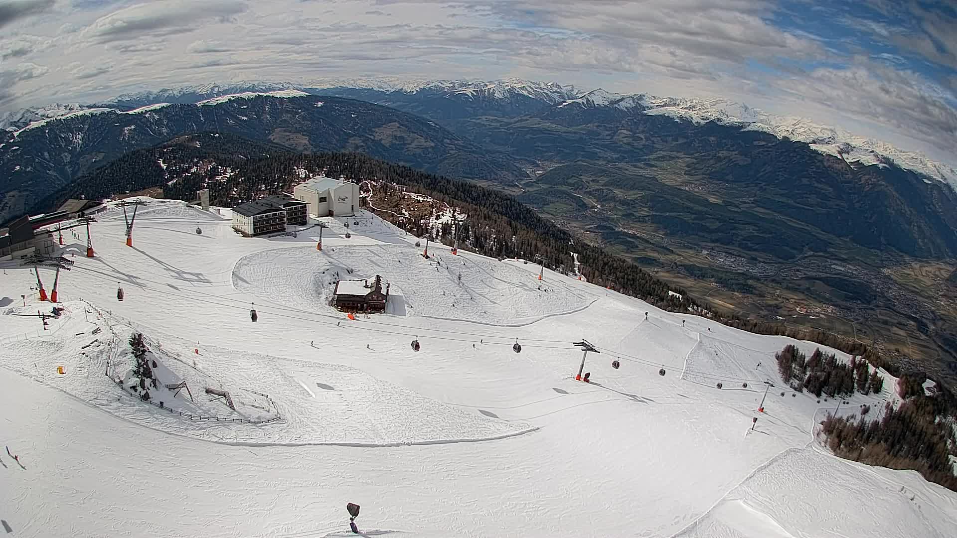 Skigebiet Kronplatz Gipfel | Blick auf Bruneck