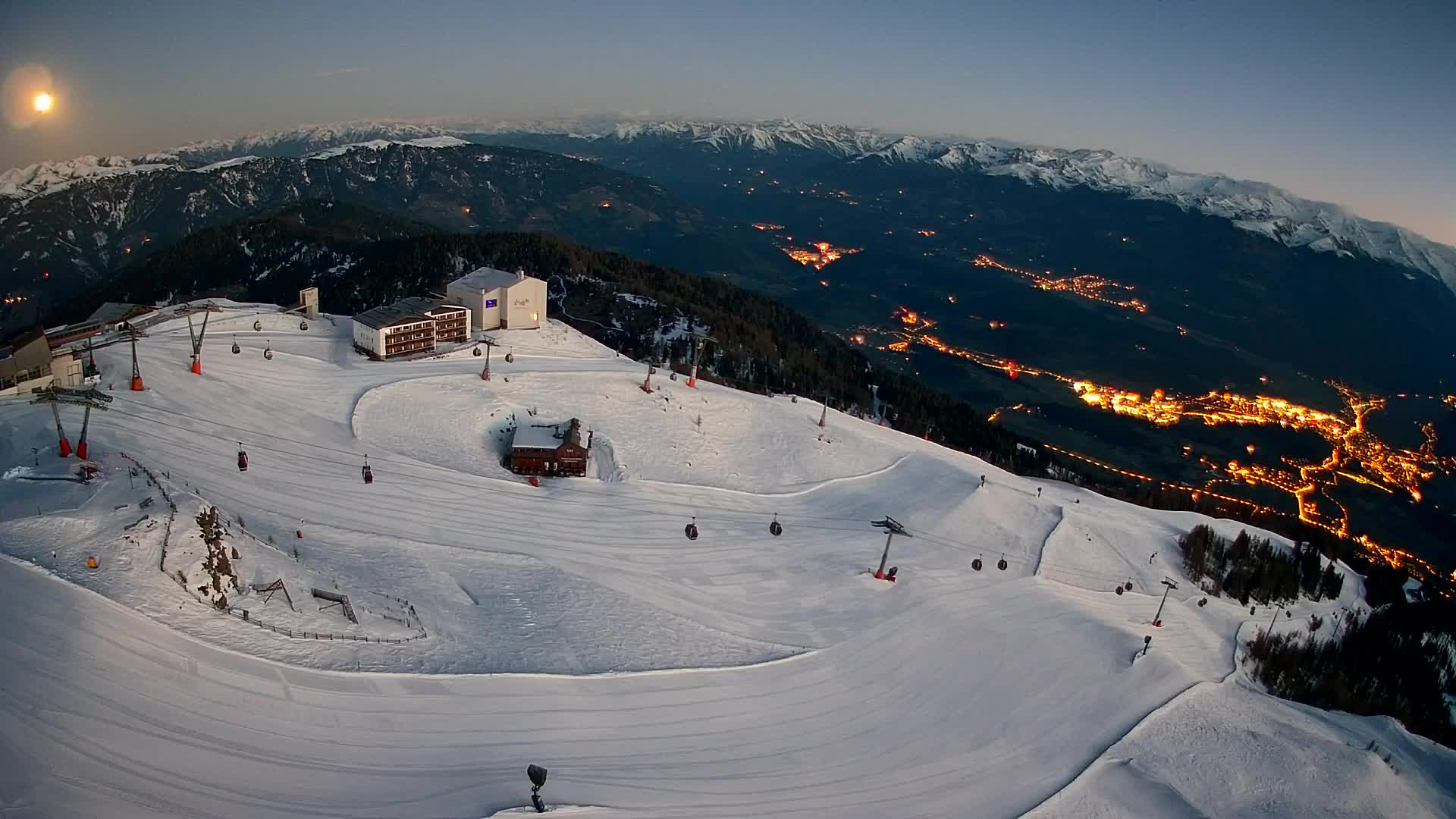 Skigebiet Kronplatz Gipfel | Blick auf Bruneck