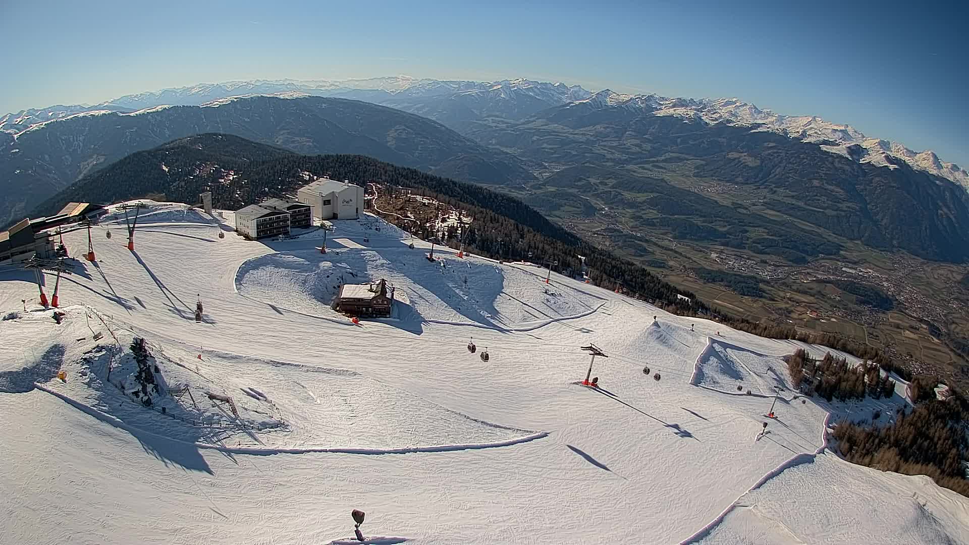 Skigebiet Kronplatz Gipfel | Blick auf Bruneck