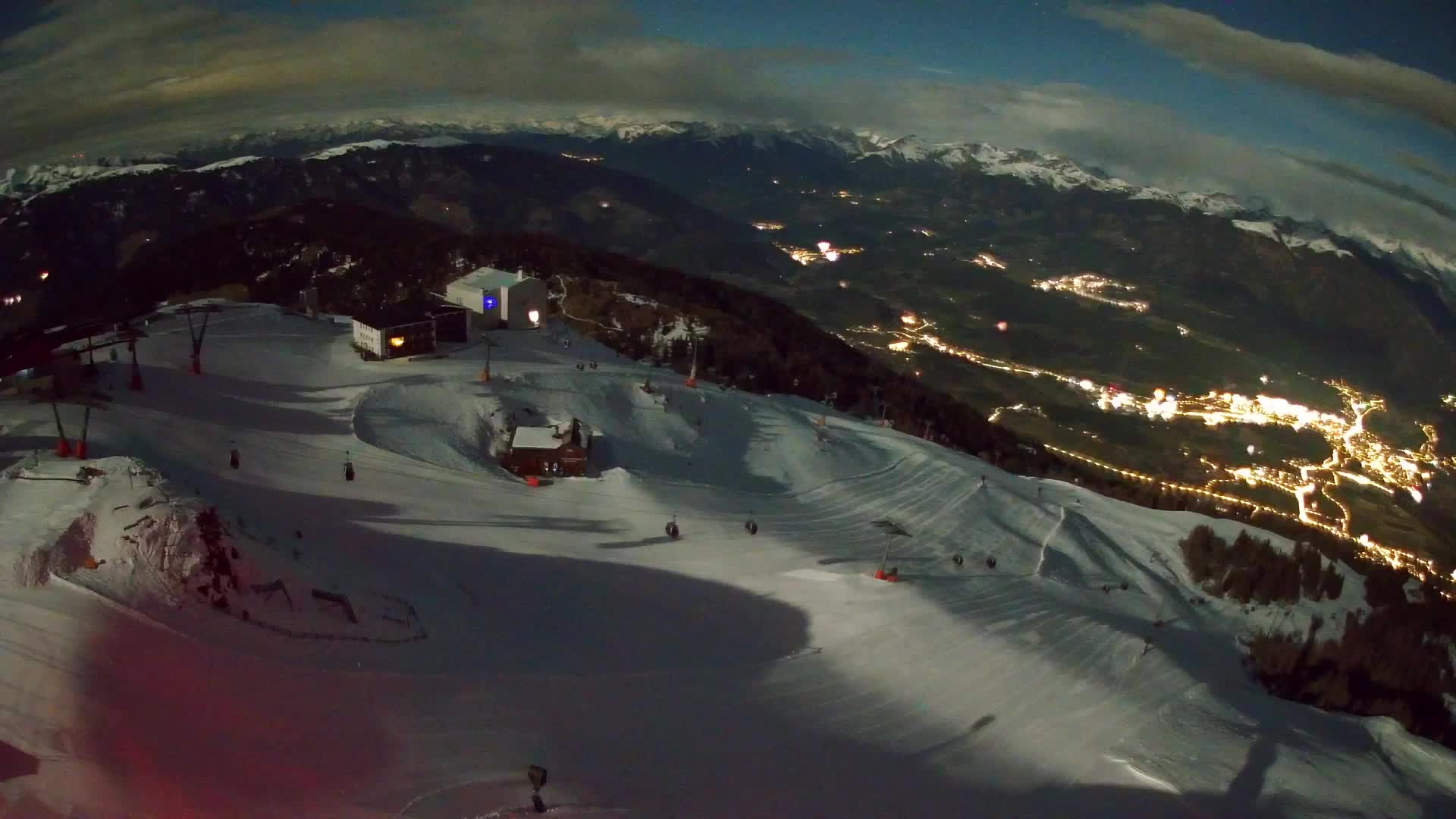 Stazione sciistica di Plan de Corones | vista su Brunico