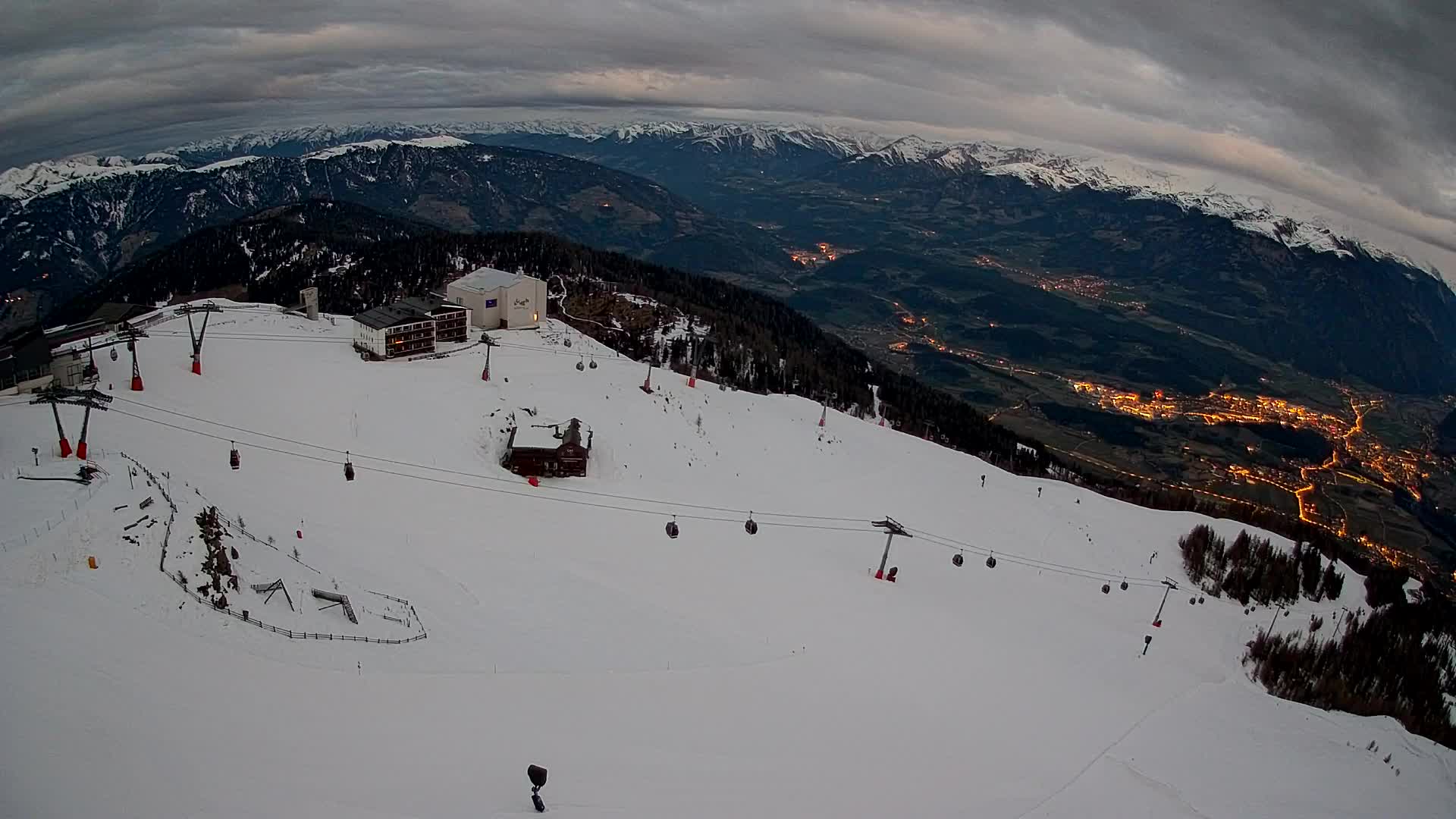 Station de ski Kronplatz sommet | vue sur Brunico
