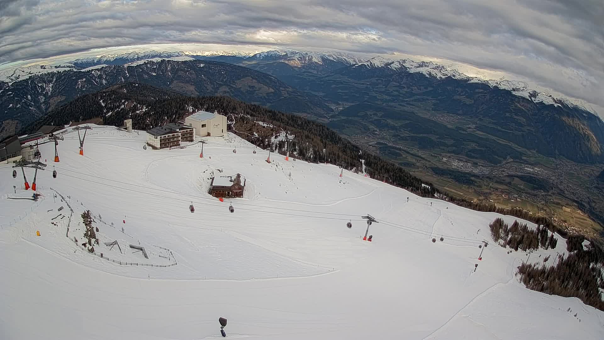 Station de ski Kronplatz sommet | vue sur Brunico