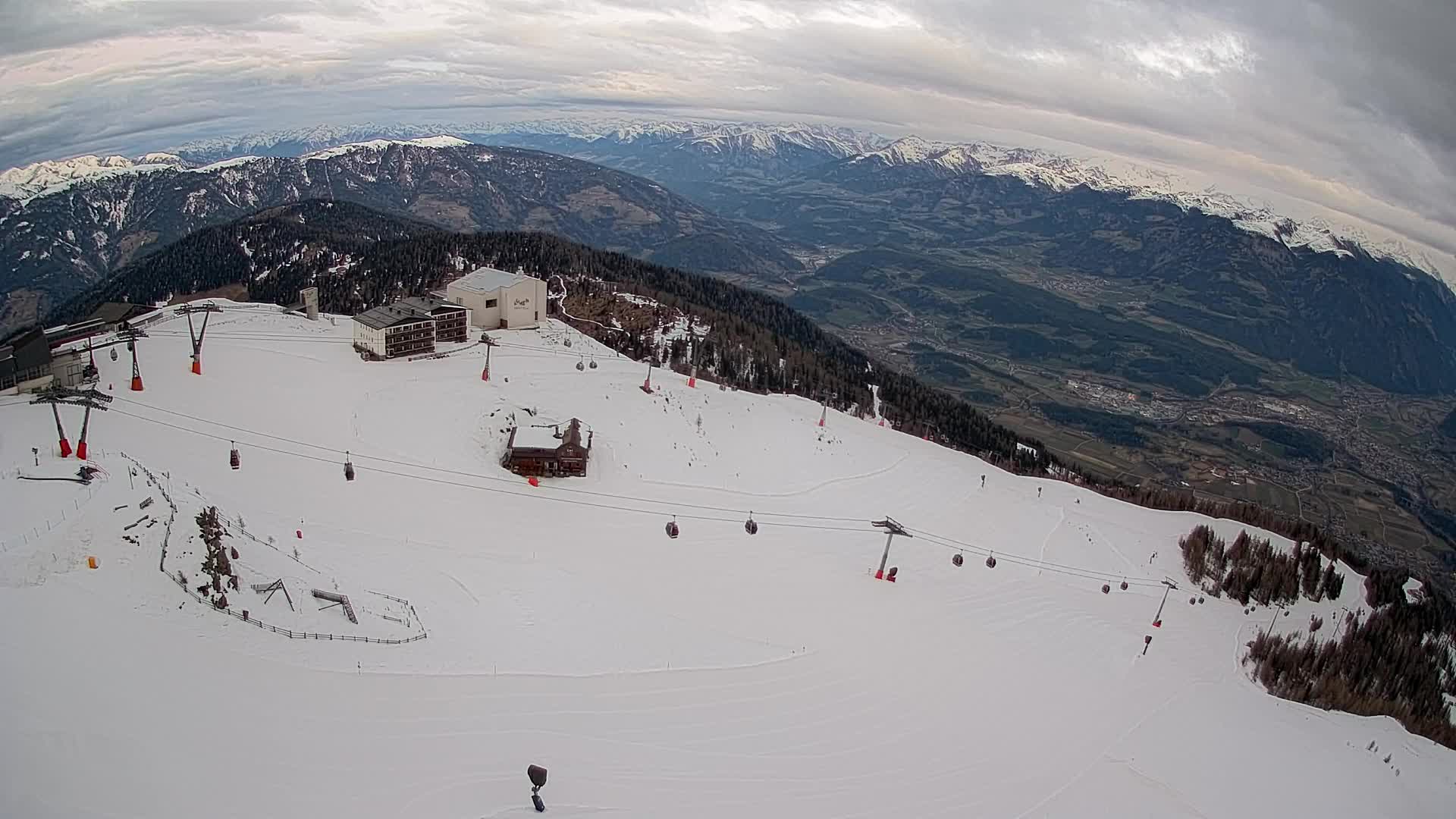 Station de ski Kronplatz sommet | vue sur Brunico