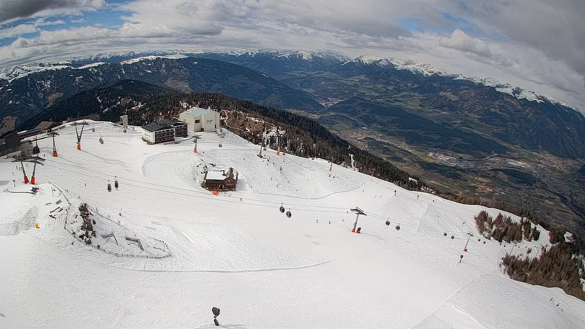 Station de ski Kronplatz sommet | vue sur Brunico
