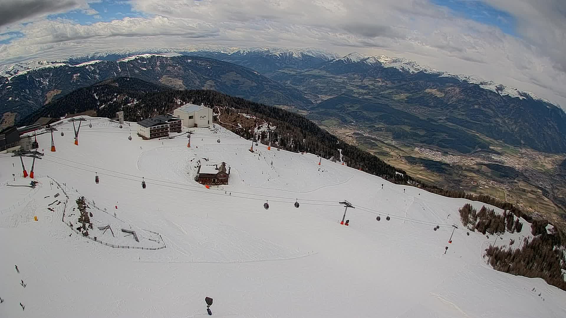 Skigebiet Kronplatz Gipfel | Blick auf Bruneck