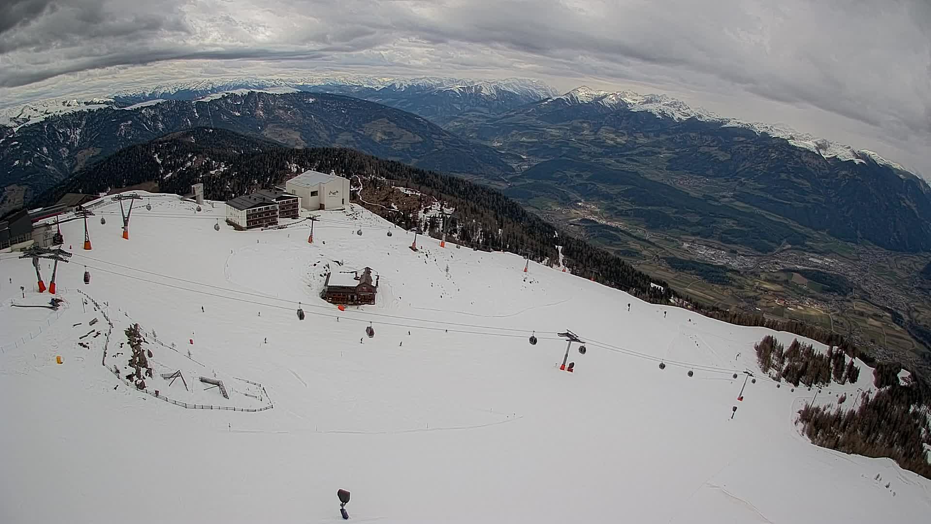 Skigebiet Kronplatz Gipfel | Blick auf Bruneck