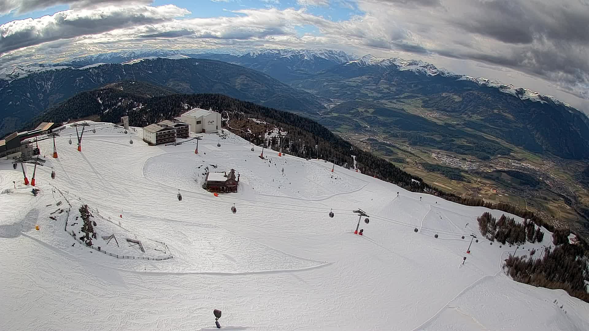 Station de ski Kronplatz sommet | vue sur Brunico
