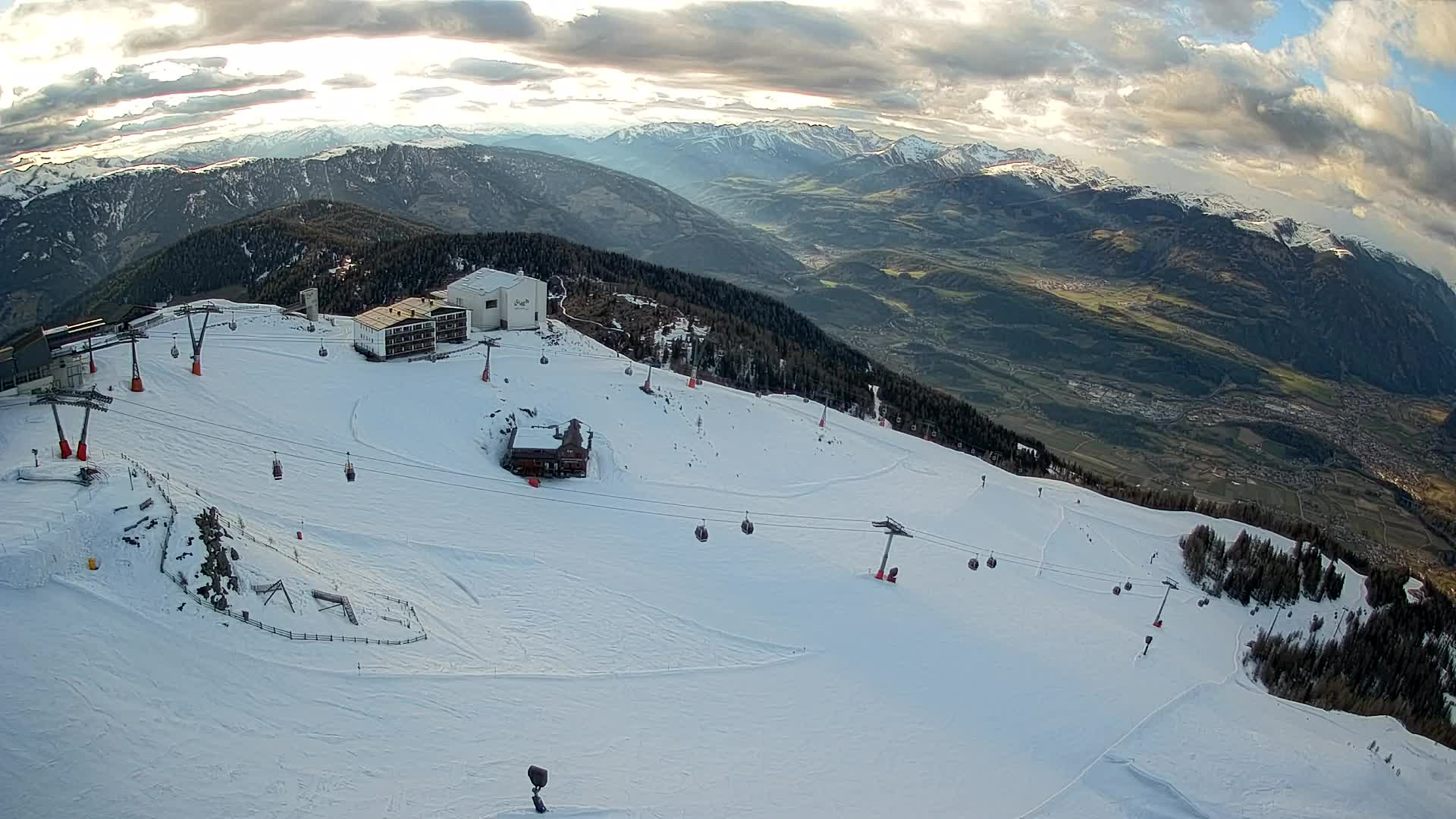Skigebiet Kronplatz Gipfel | Blick auf Bruneck
