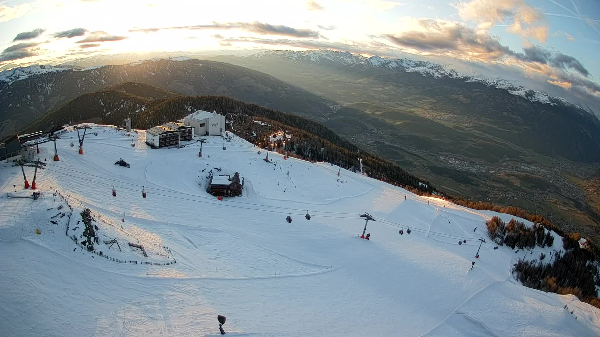 Skigebiet Kronplatz Gipfel | Blick auf Bruneck